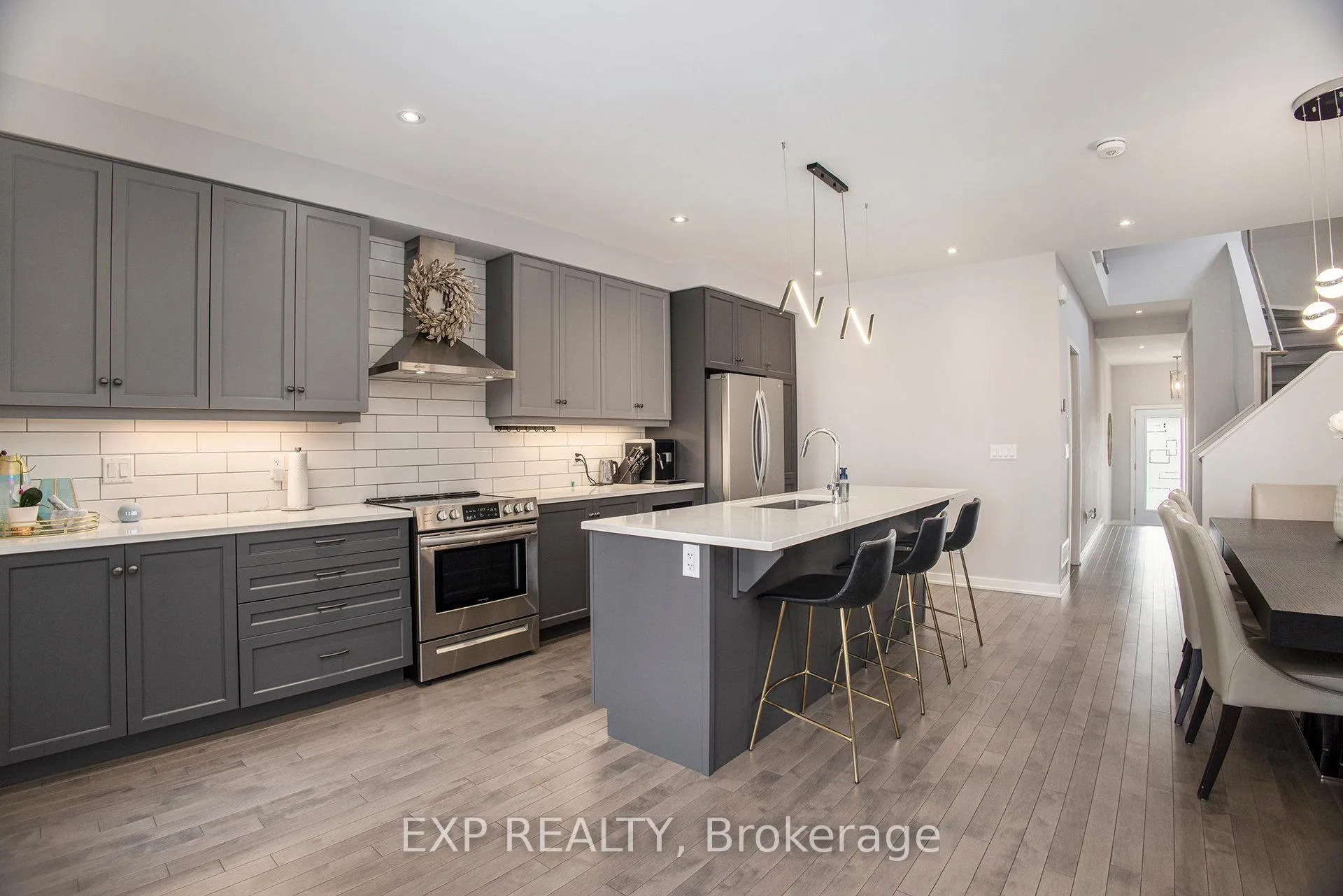 Photo 8 of 1022 Lunar Glow Crescent, Ottawa, Riverside South/Gloucester Glen — HOMEH
