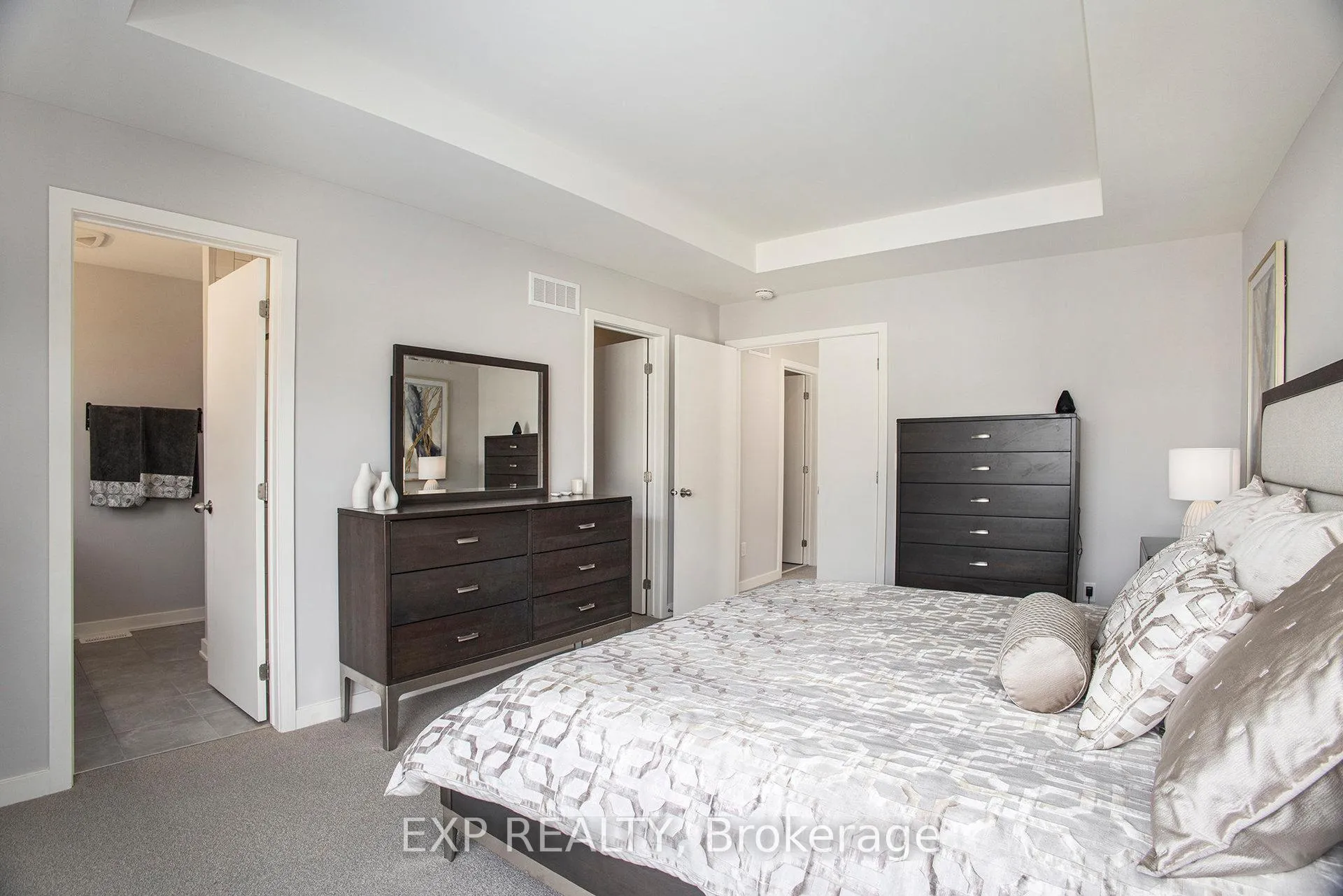Photo 17 of 1022 Lunar Glow Crescent, Ottawa, Riverside South/Gloucester Glen — HOMEH