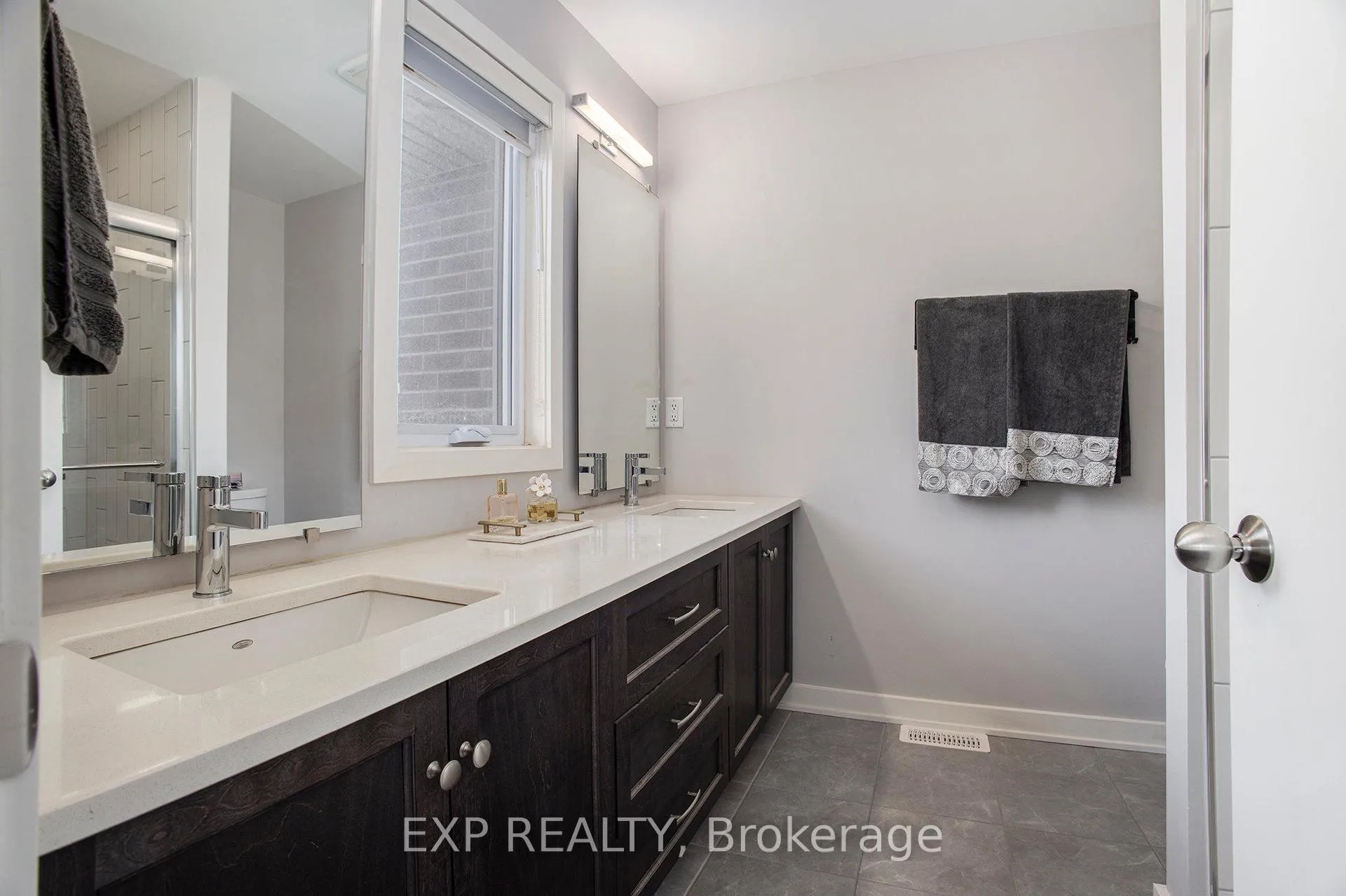 Photo 18 of 1022 Lunar Glow Crescent, Ottawa, Riverside South/Gloucester Glen — HOMEH