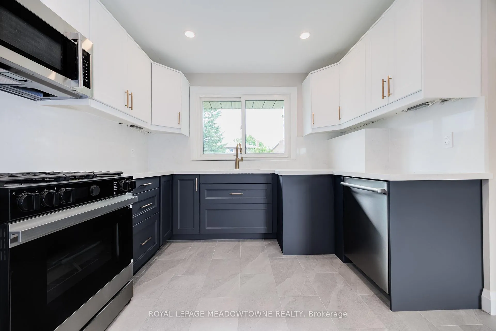 Photo 17 of 92 The Westway, Etobicoke, Kingsview Village-The Westway — HOMEH