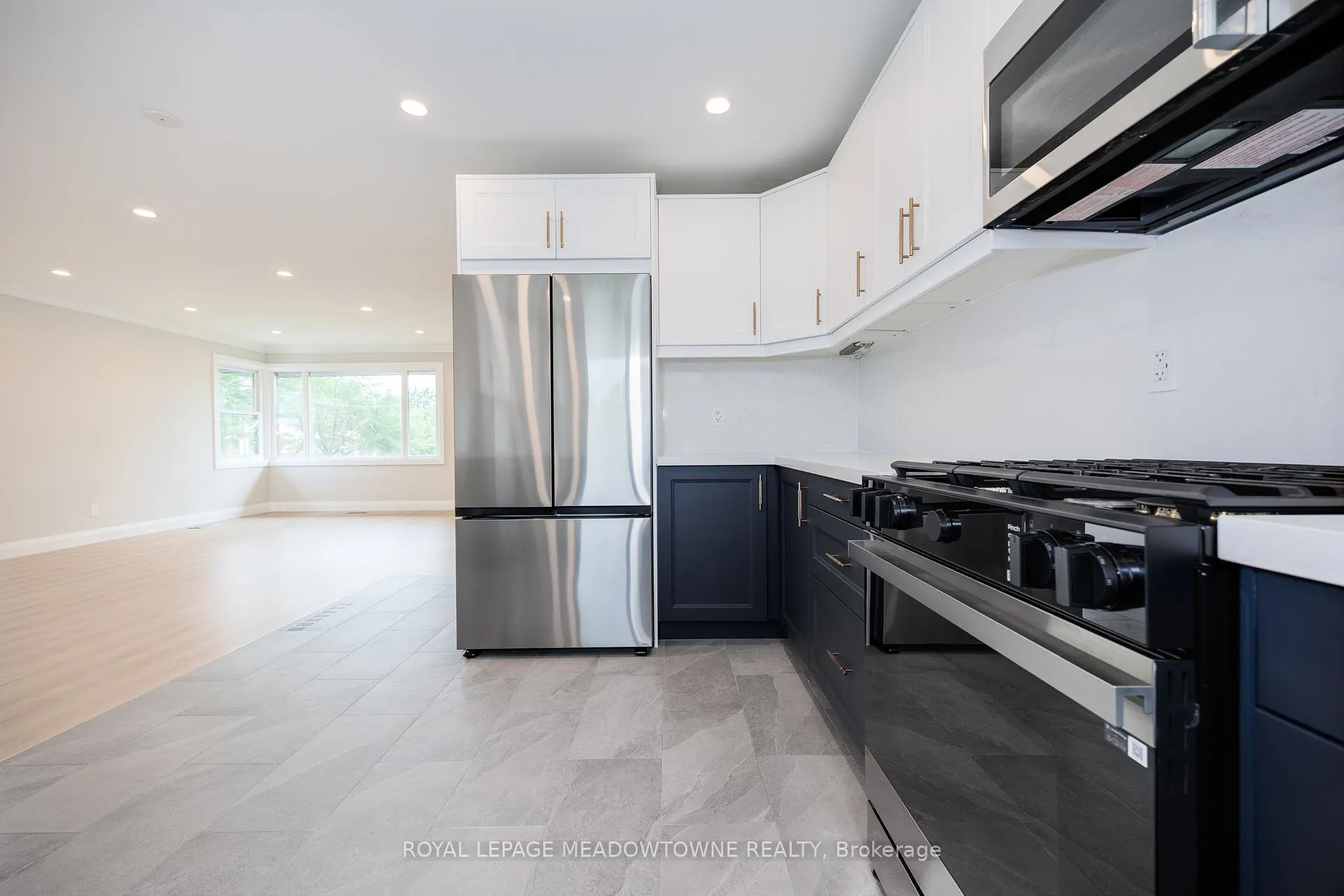 Photo 18 of 92 The Westway, Etobicoke, Kingsview Village-The Westway — HOMEH