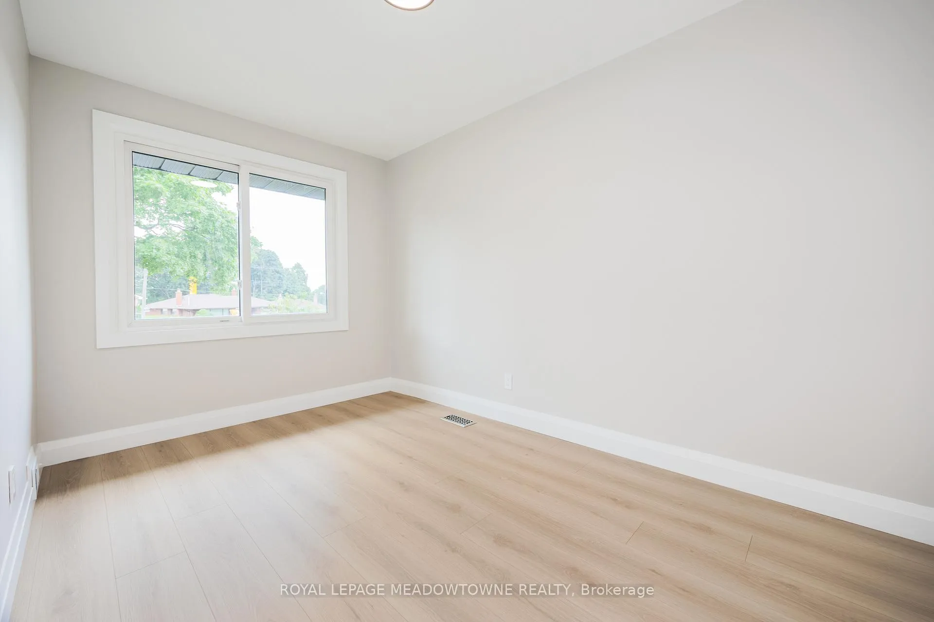 Photo 23 of 92 The Westway, Etobicoke, Kingsview Village-The Westway — HOMEH