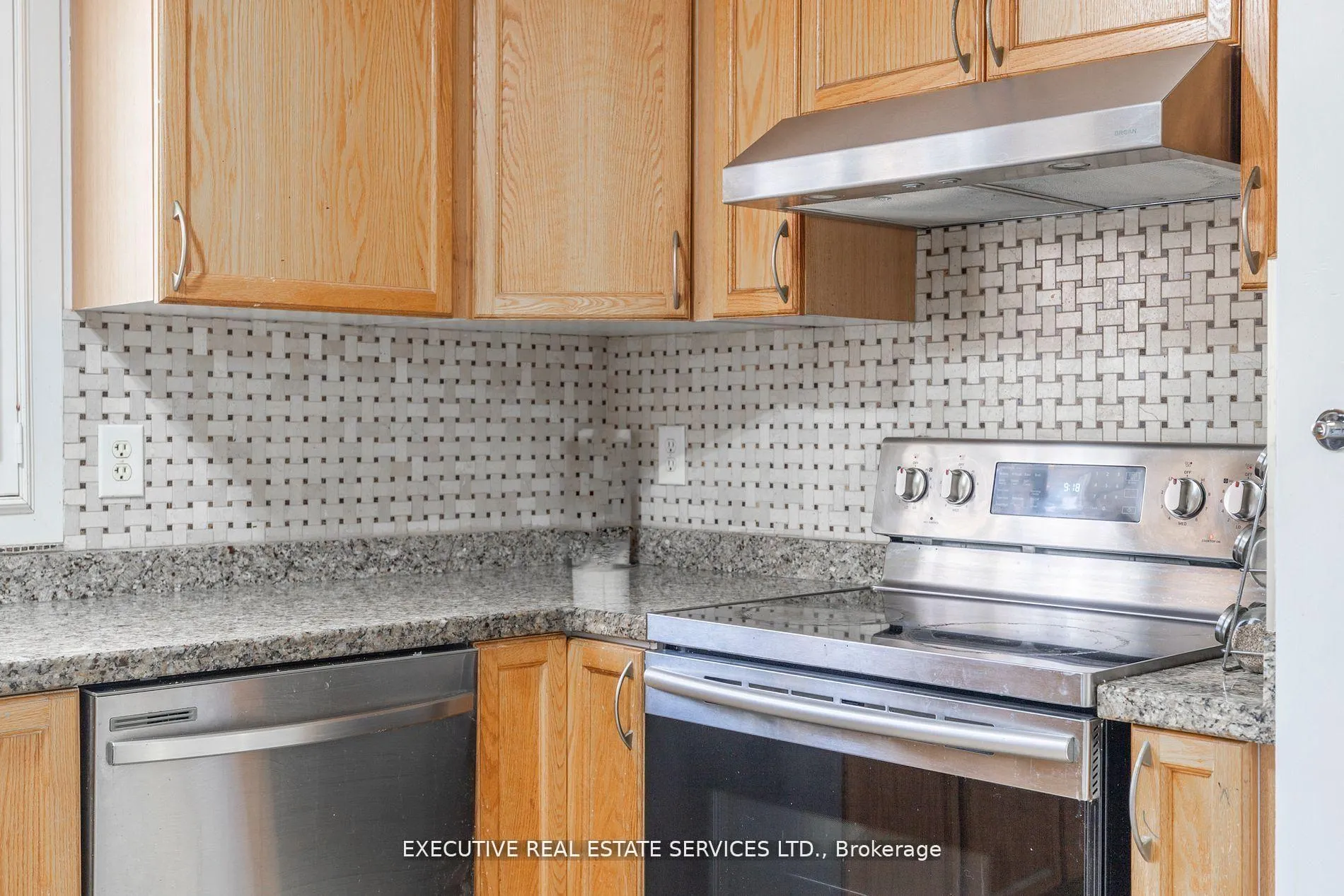 Photo 10 of Unit #203, 4 Dayspring Circle, Brampton, Goreway Drive Corridor — HOMEH