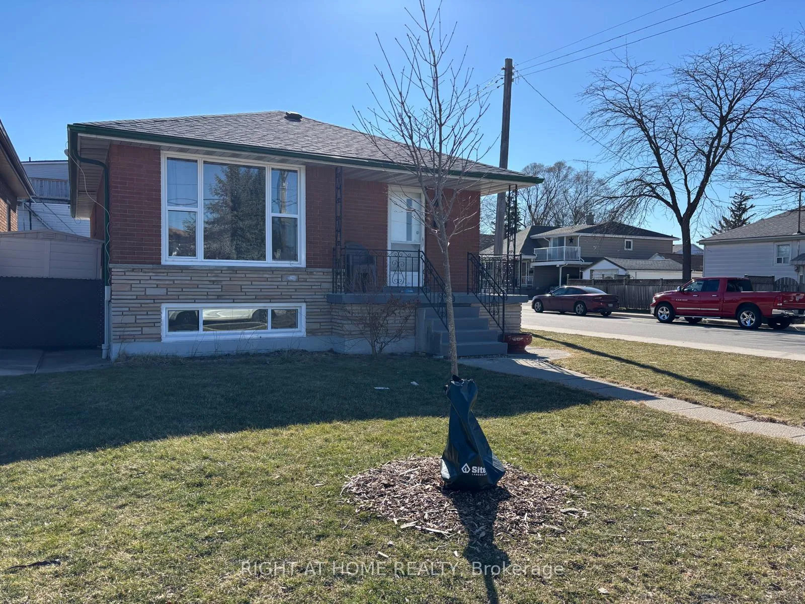 Photo 2 of 1224 Dunsmure Road, Hamilton, McQuesten — HOMEH