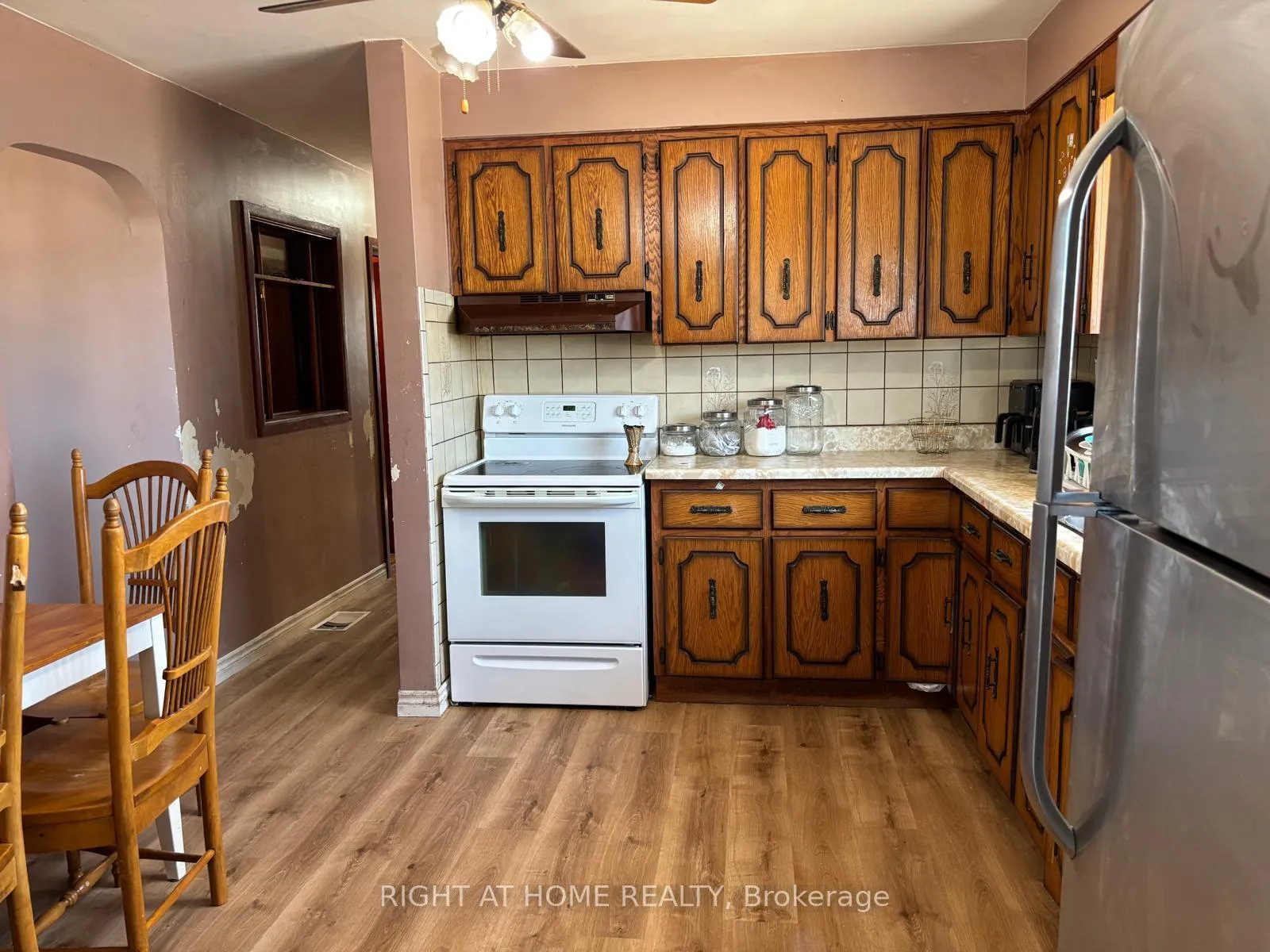 Photo 8 of 1224 Dunsmure Road, Hamilton, McQuesten — HOMEH