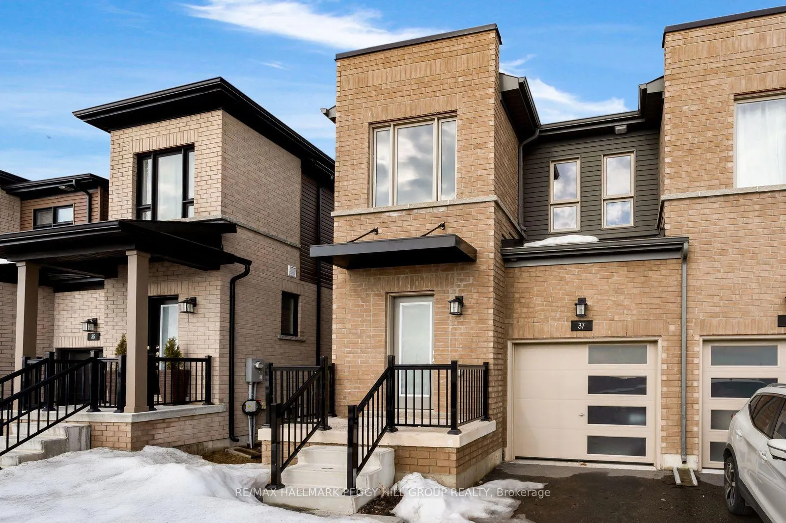 Photo 2 of 37 Turnberry Lane, Barrie, Painswick South — HOMEH