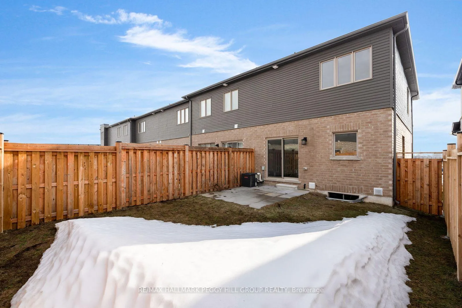 Photo 18 of 37 Turnberry Lane, Barrie, Painswick South — HOMEH