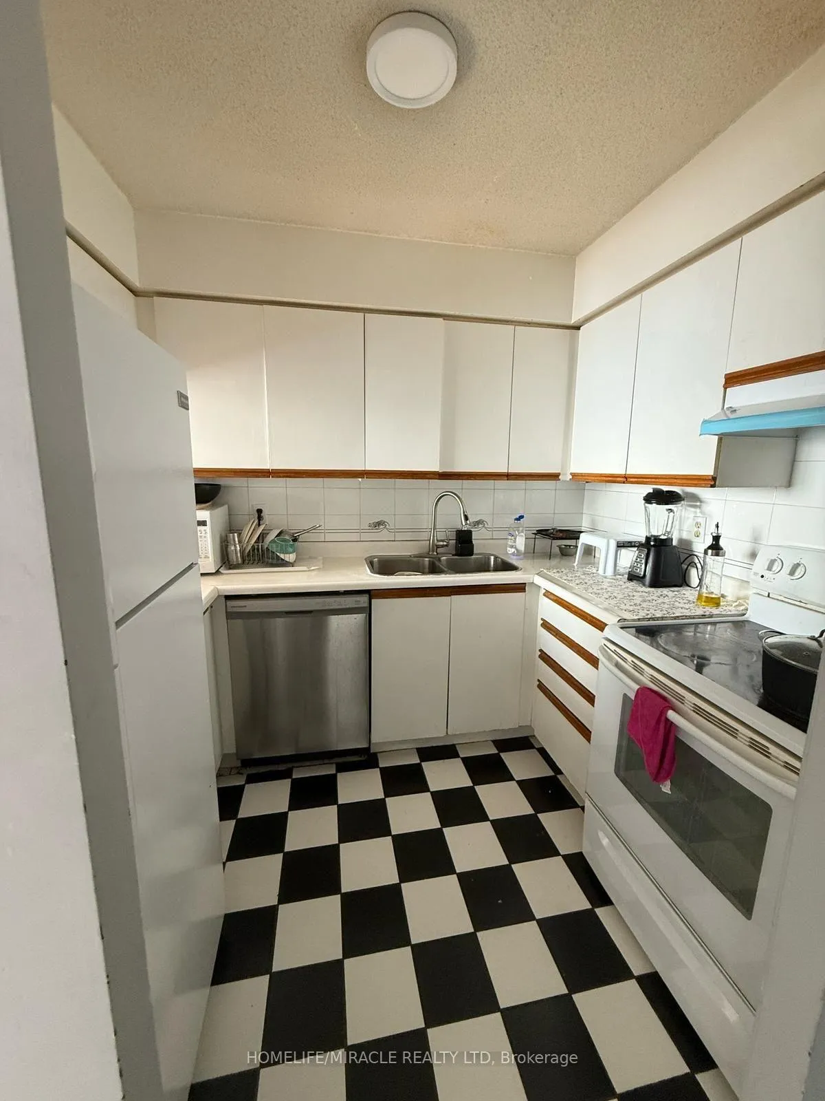 Photo 6 of Unit 507, 2901 Kipling Avenue, Etobicoke, Mount Olive-Silverstone-Jamestown — HOMEH