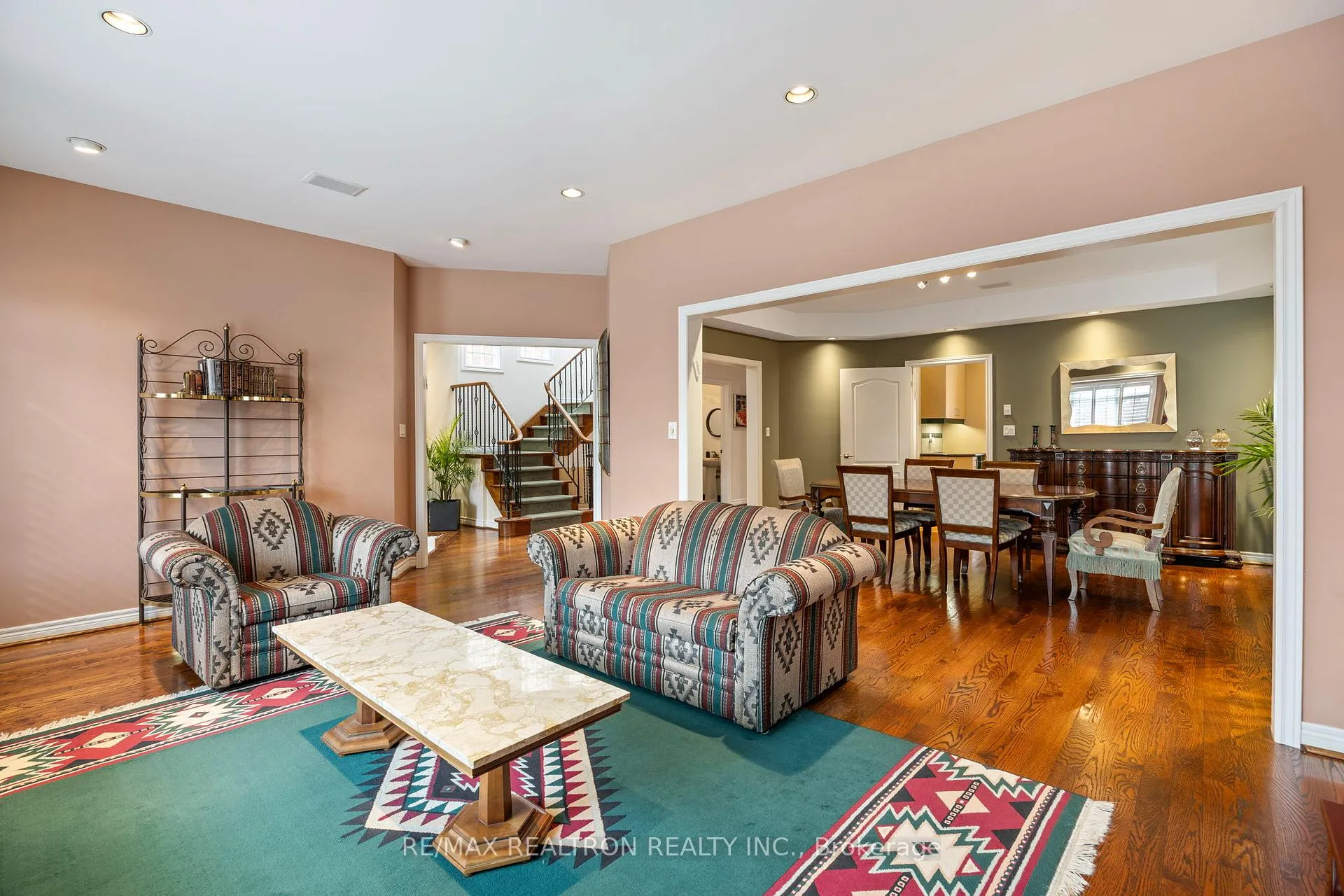 Photo 3 of 110 Glen Park Avenue, Toronto, Englemount-Lawrence — HOMEH