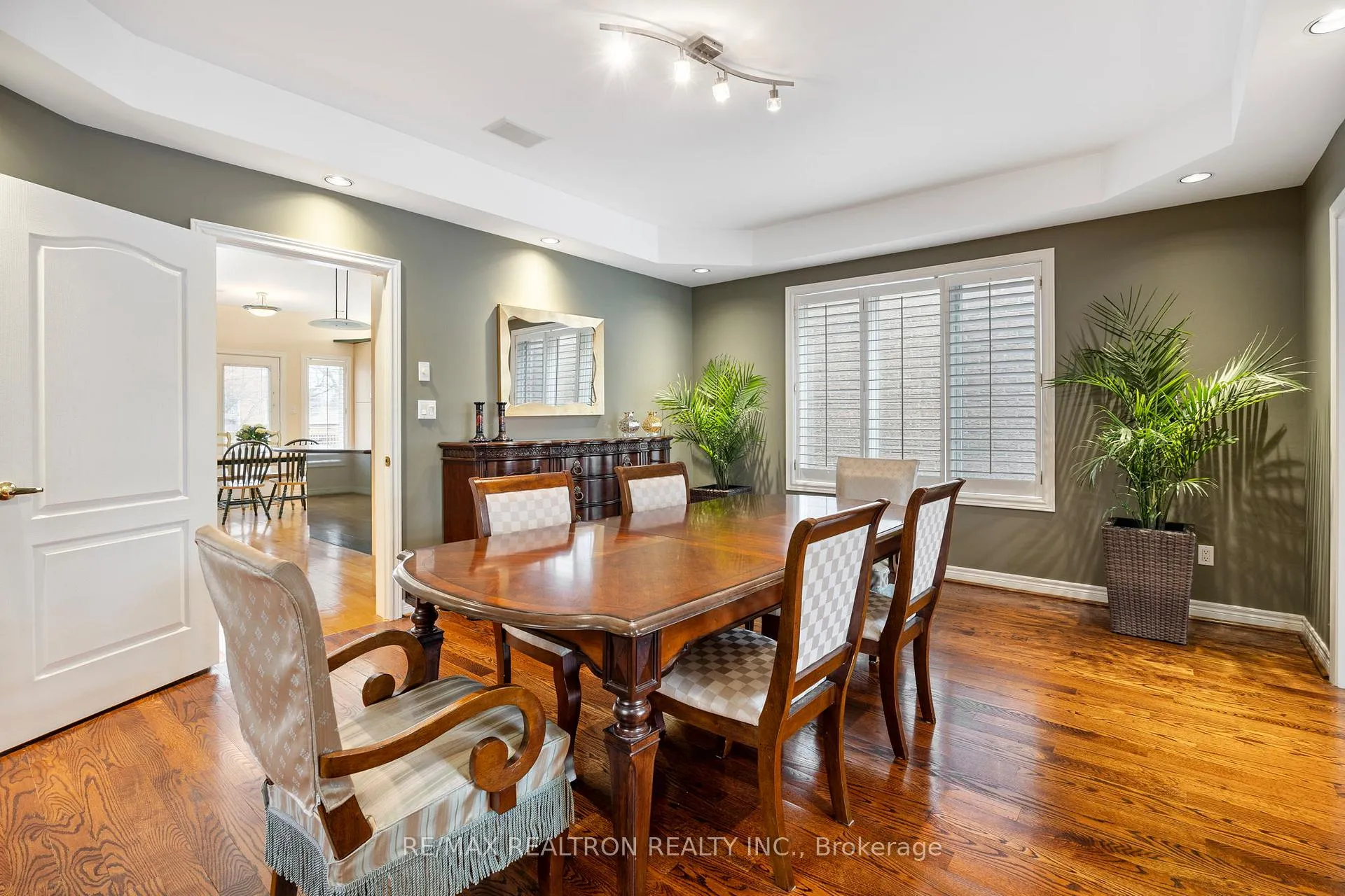 Photo 4 of 110 Glen Park Avenue, Toronto, Englemount-Lawrence — HOMEH