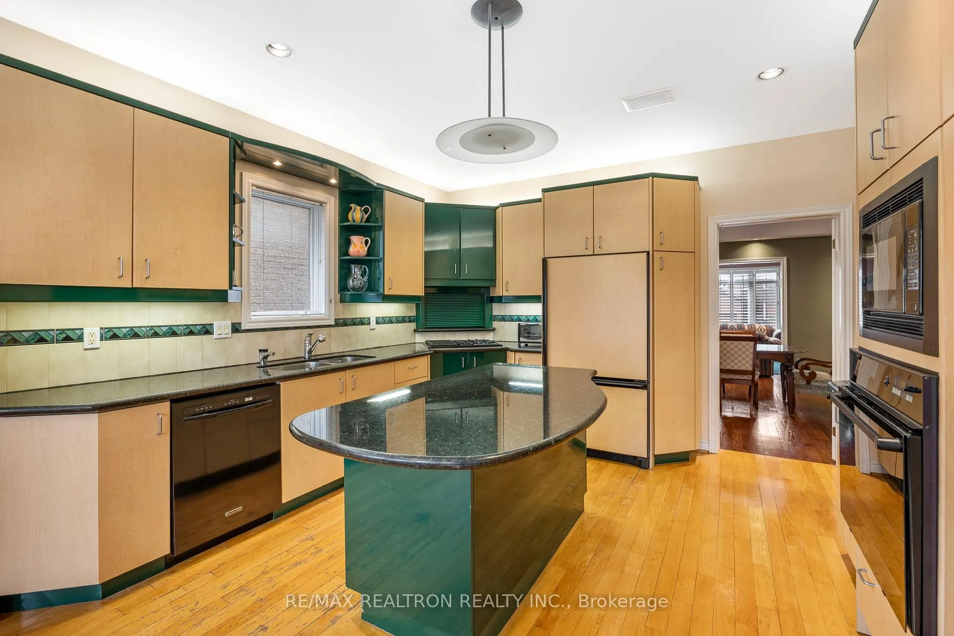 Photo 7 of 110 Glen Park Avenue, Toronto, Englemount-Lawrence — HOMEH
