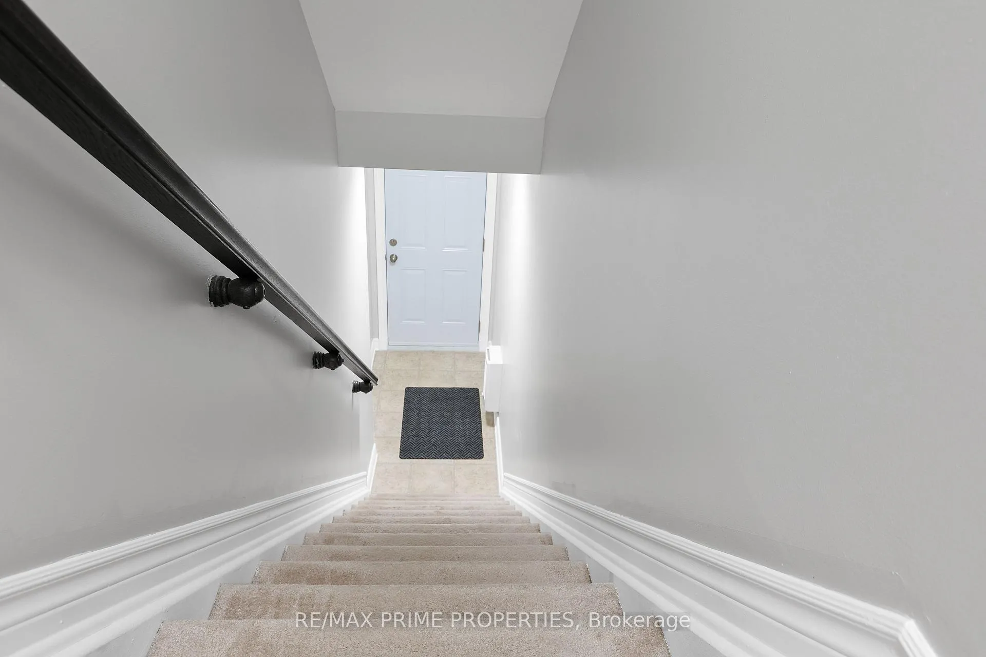 Photo 3 of 166 Bluestone Private, Ottawa, Avalon West — HOMEH
