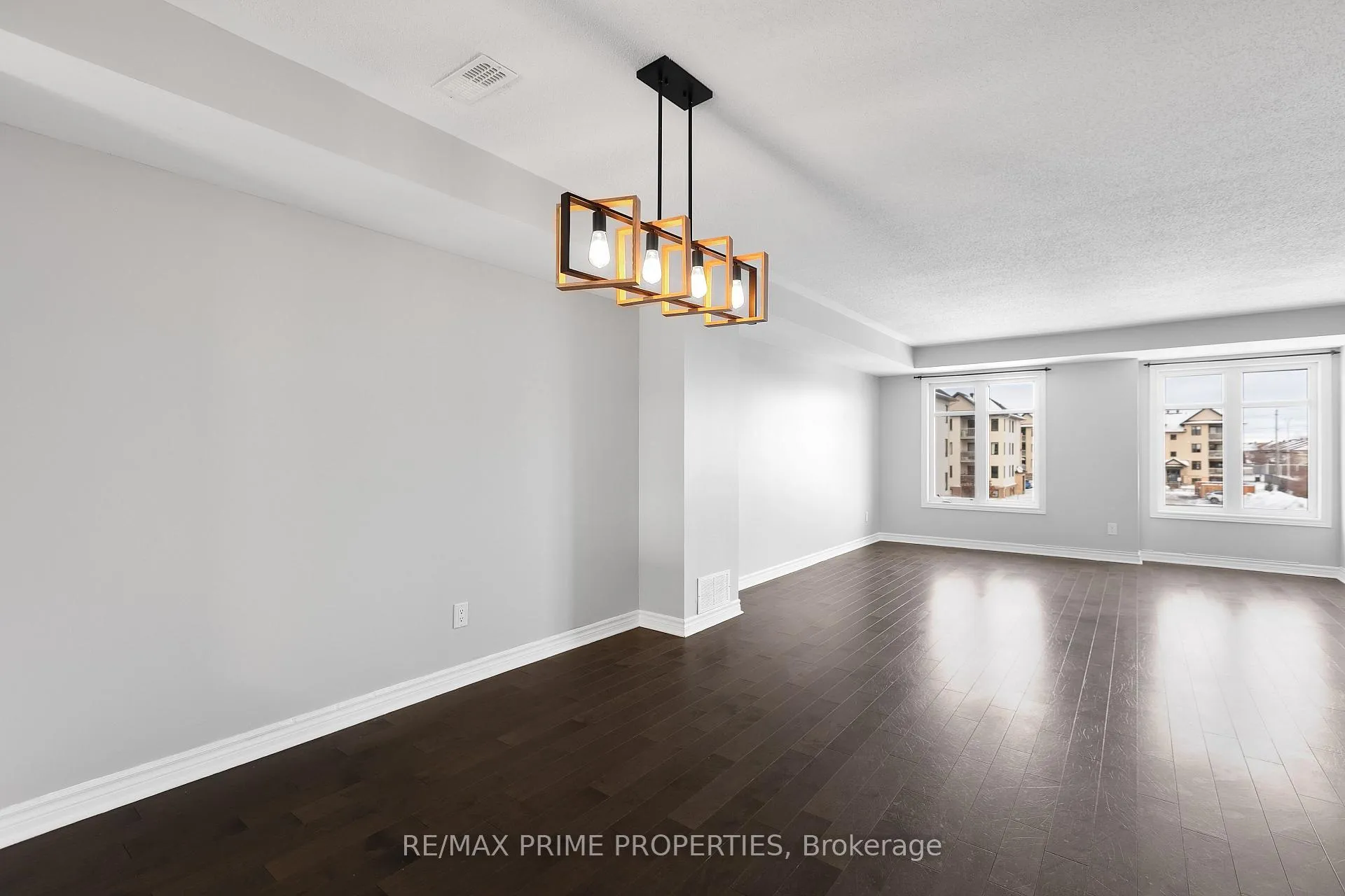 Photo 4 of 166 Bluestone Private, Ottawa, Avalon West — HOMEH
