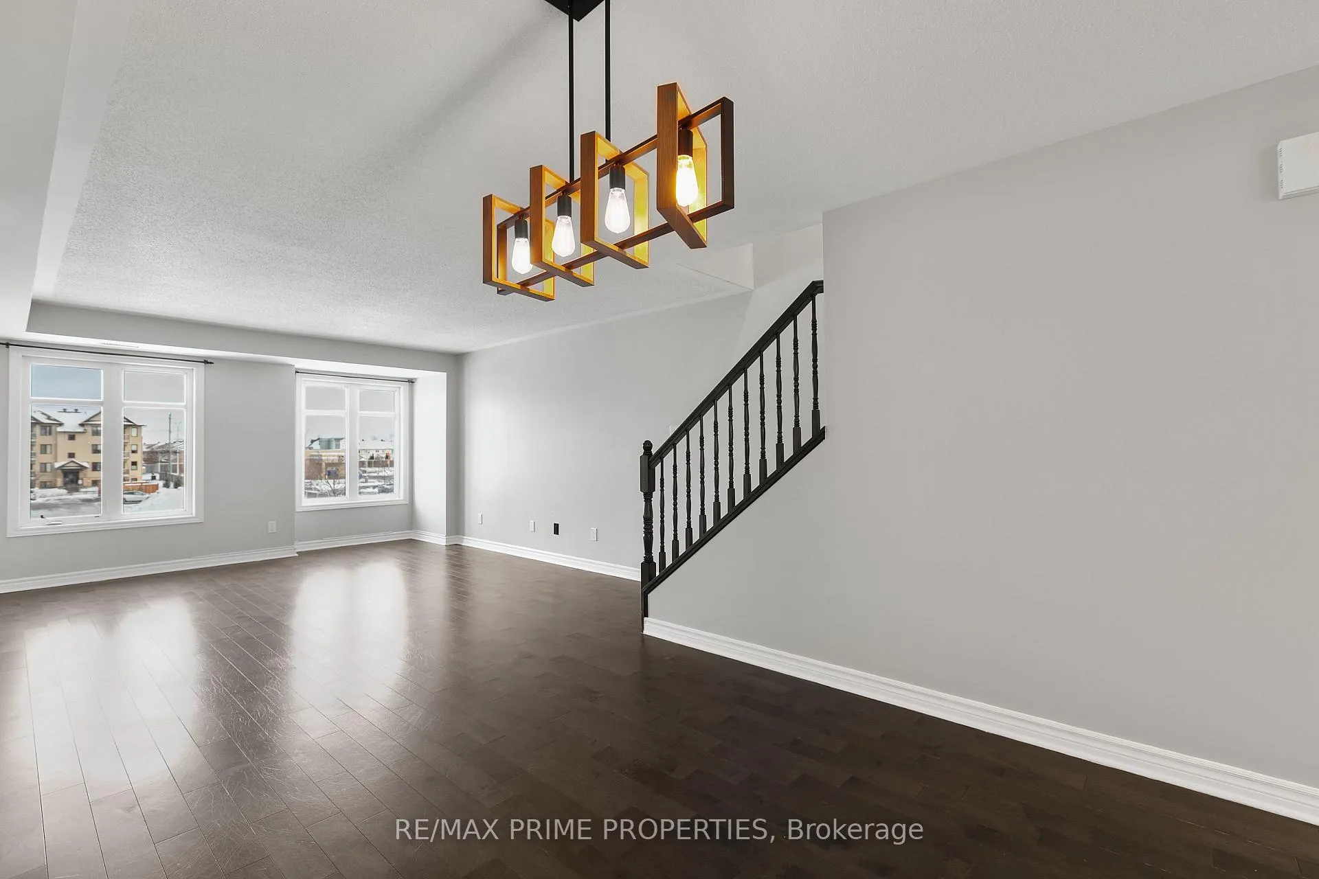 Photo 5 of 166 Bluestone Private, Ottawa, Avalon West — HOMEH
