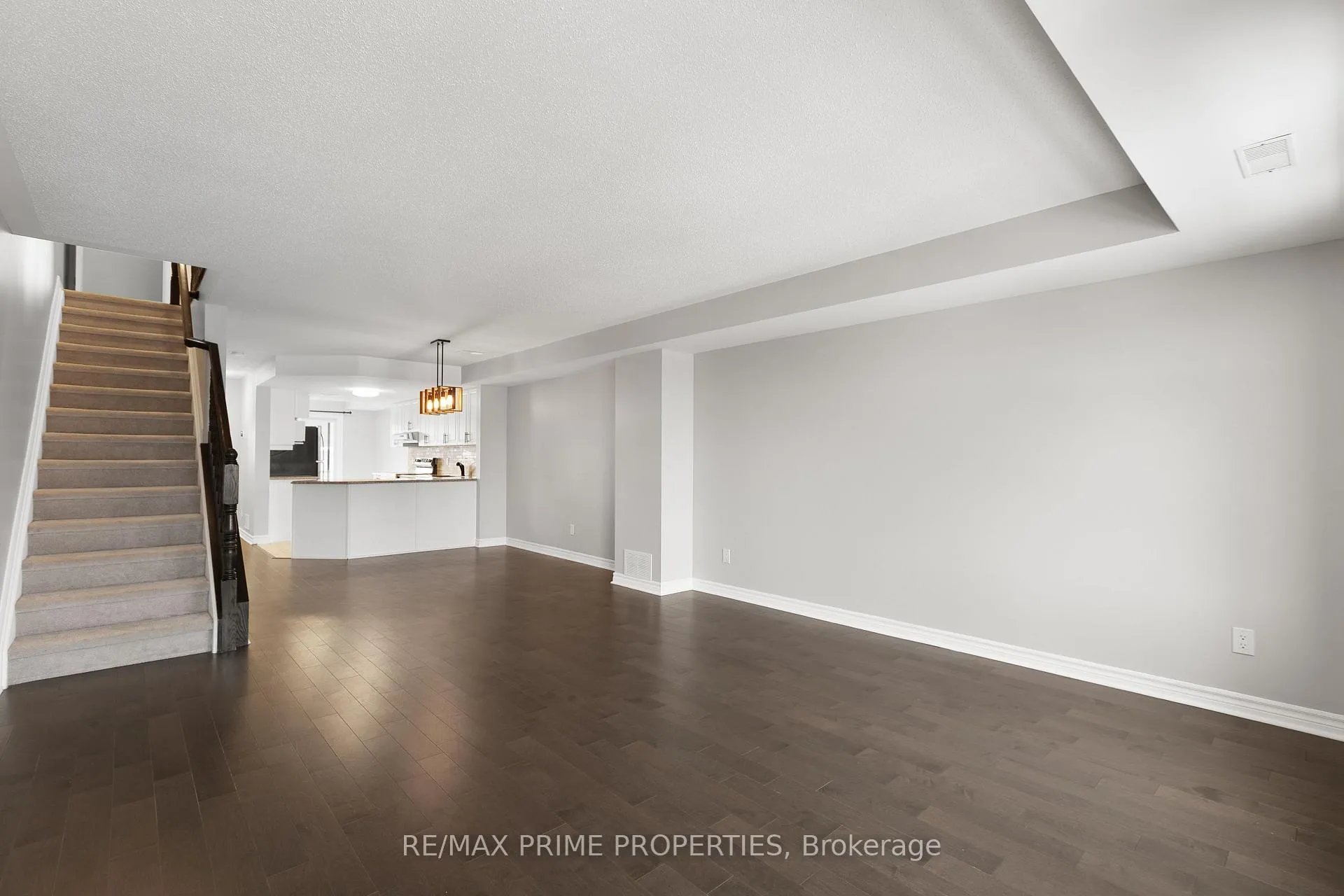 Photo 10 of 166 Bluestone Private, Ottawa, Avalon West — HOMEH