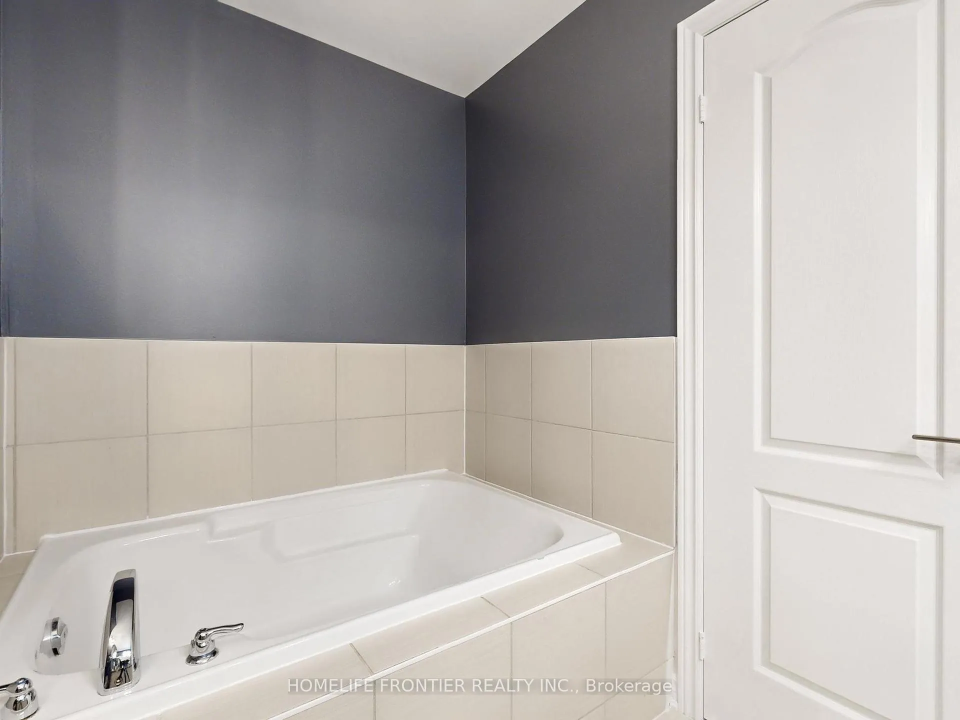 Photo 18 of Unit 6, 8777 Dufferin Street, Vaughan, Patterson — HOMEH