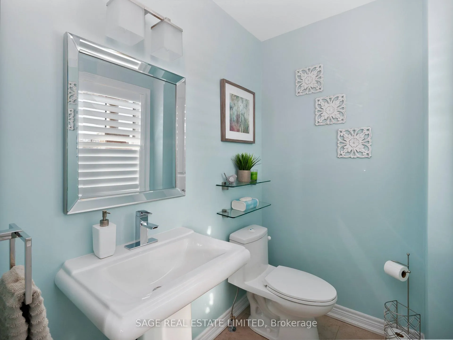 Photo 4 of Unit 4, 1290 Old Orchard Avenue, Pickering, Bay Ridges — HOMEH