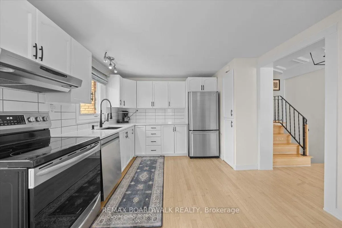 Photo 15 of 373 Hatfield Crescent, Ottawa, Bilberry Creek/Queenswood Heights — HOMEH