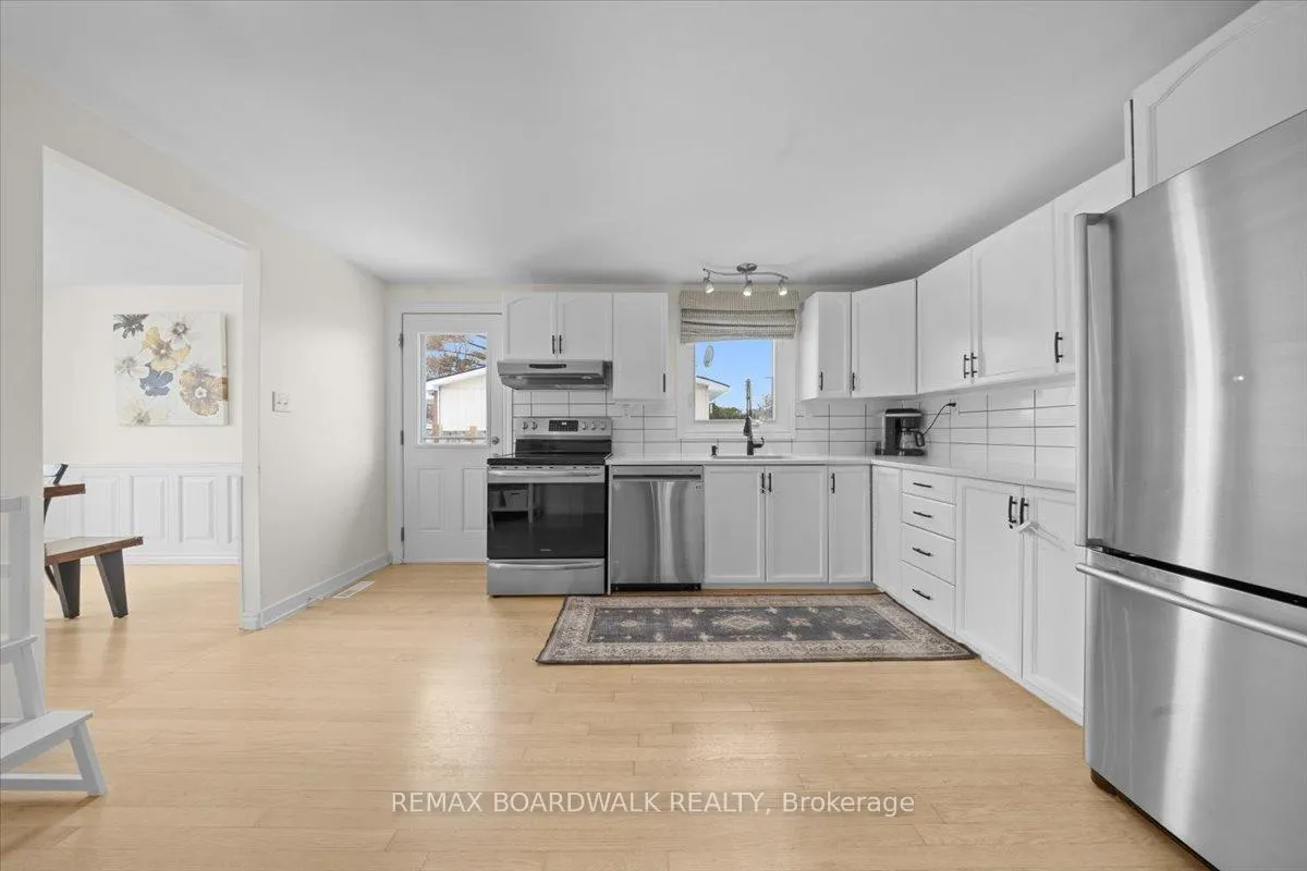 Photo 16 of 373 Hatfield Crescent, Ottawa, Bilberry Creek/Queenswood Heights — HOMEH