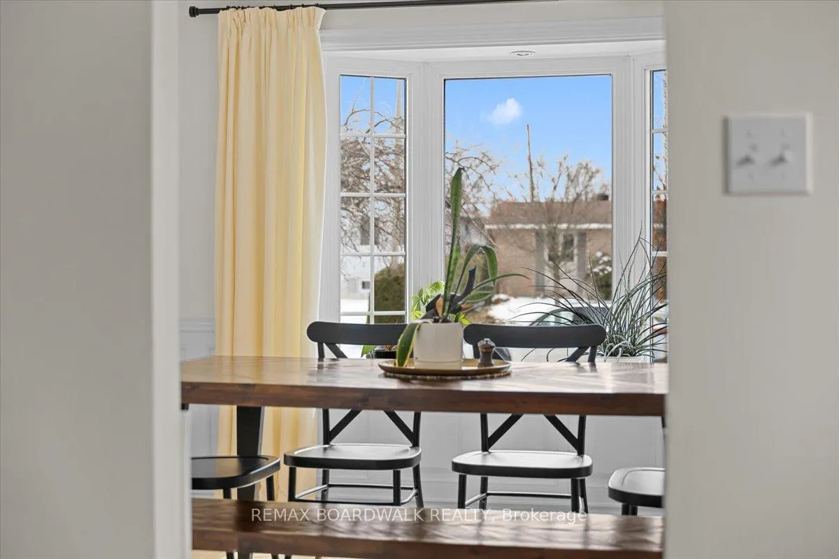 Photo 20 of 373 Hatfield Crescent, Ottawa, Bilberry Creek/Queenswood Heights — HOMEH