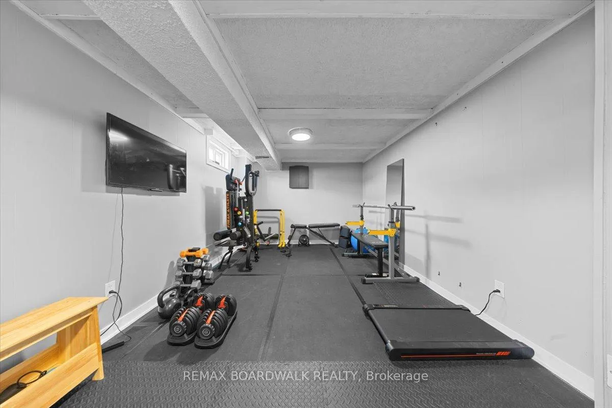 Photo 36 of 373 Hatfield Crescent, Ottawa, Bilberry Creek/Queenswood Heights — HOMEH