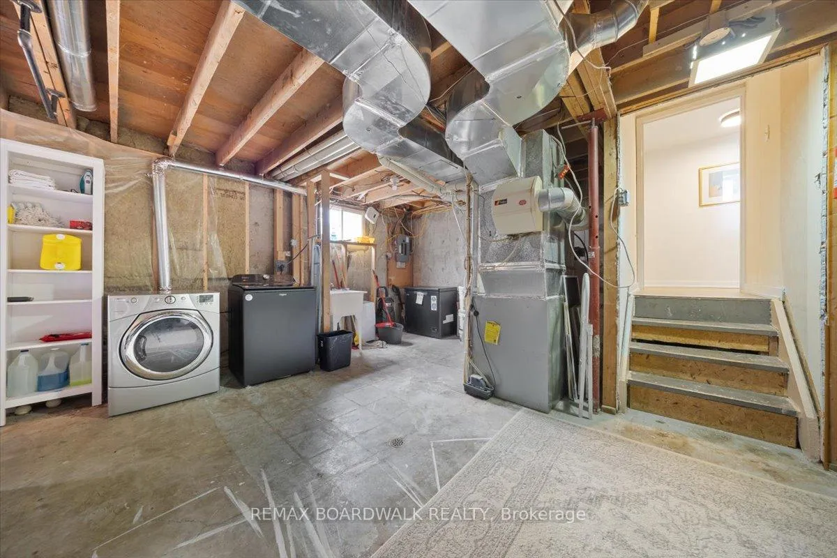 Photo 41 of 373 Hatfield Crescent, Ottawa, Bilberry Creek/Queenswood Heights — HOMEH