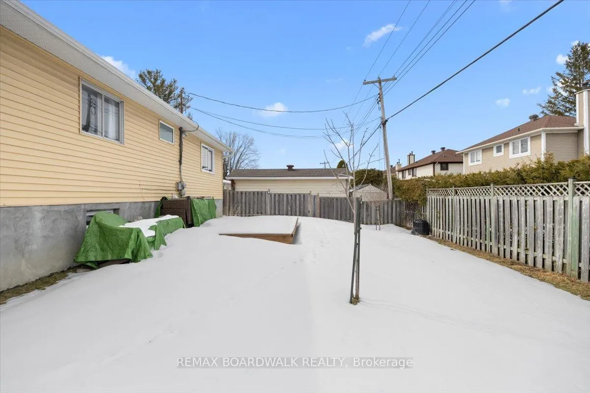 Photo 42 of 373 Hatfield Crescent, Ottawa, Bilberry Creek/Queenswood Heights — HOMEH