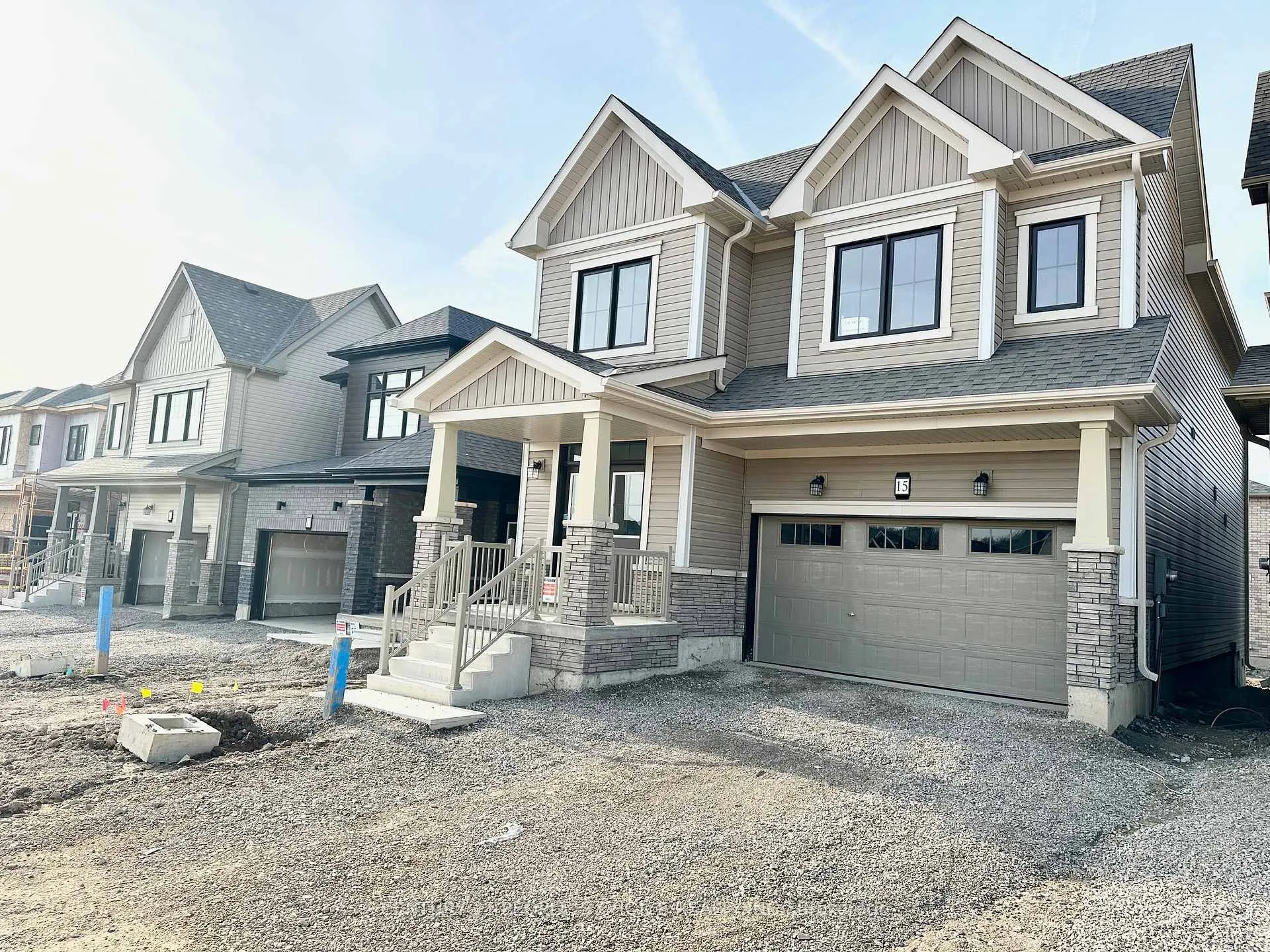 Photo 3 of 15 Wintergreen Crescent, Haldimand — HOMEH