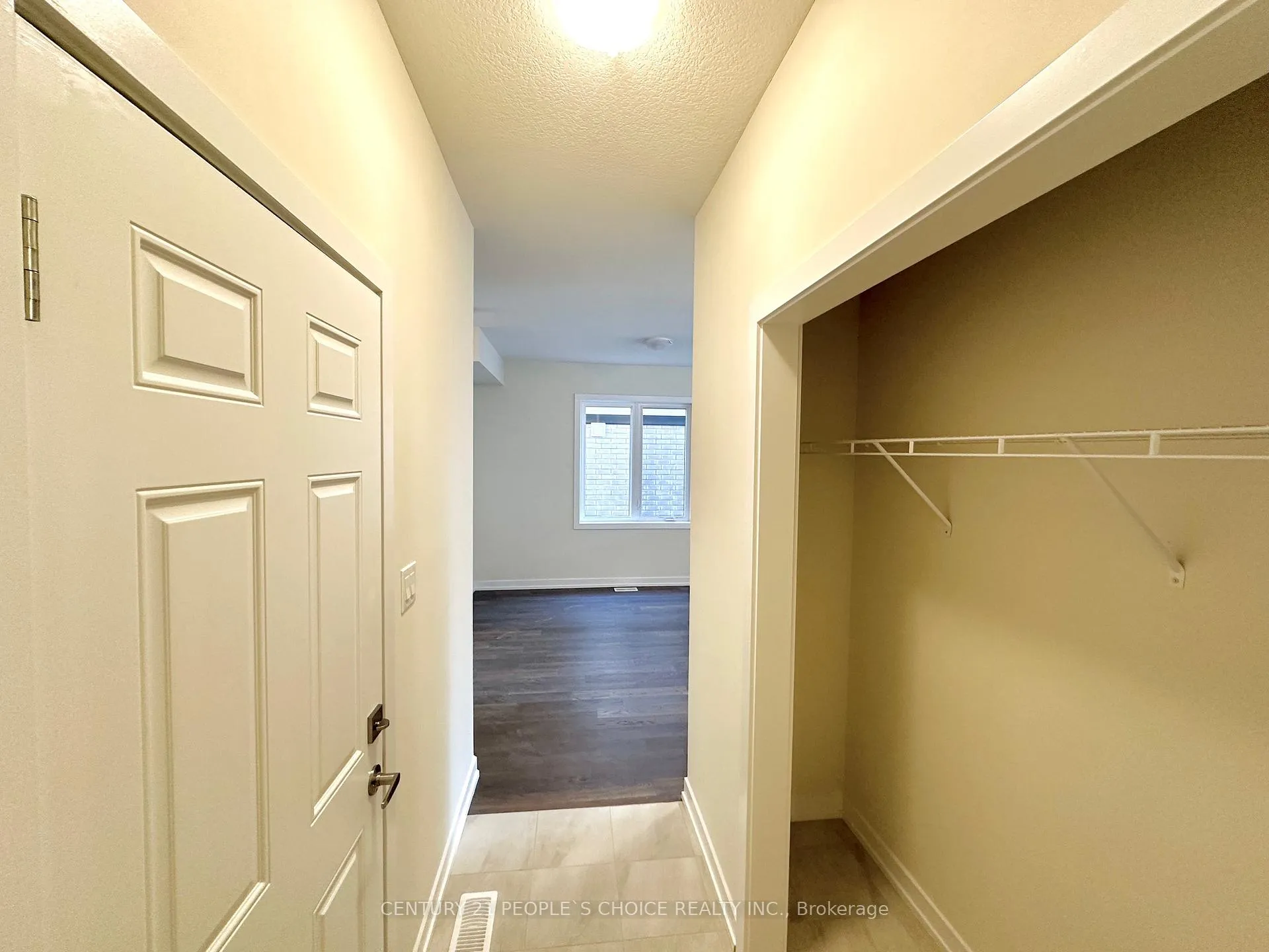 Photo 7 of 15 Wintergreen Crescent, Haldimand — HOMEH