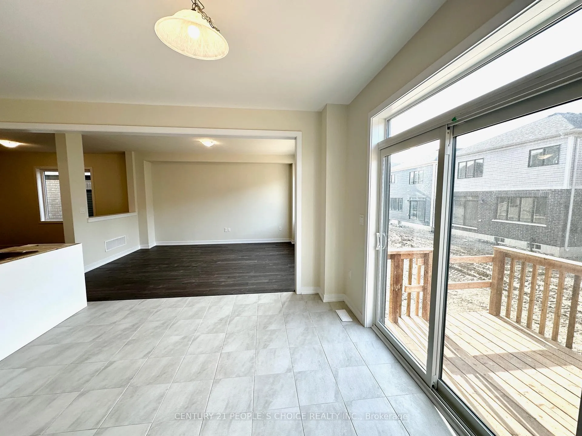 Photo 14 of 15 Wintergreen Crescent, Haldimand — HOMEH