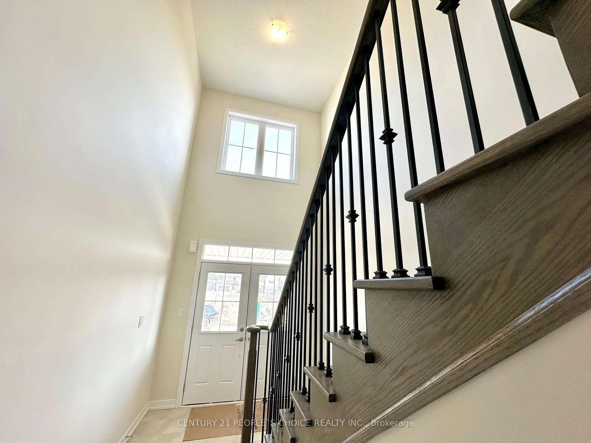 Photo 16 of 15 Wintergreen Crescent, Haldimand — HOMEH