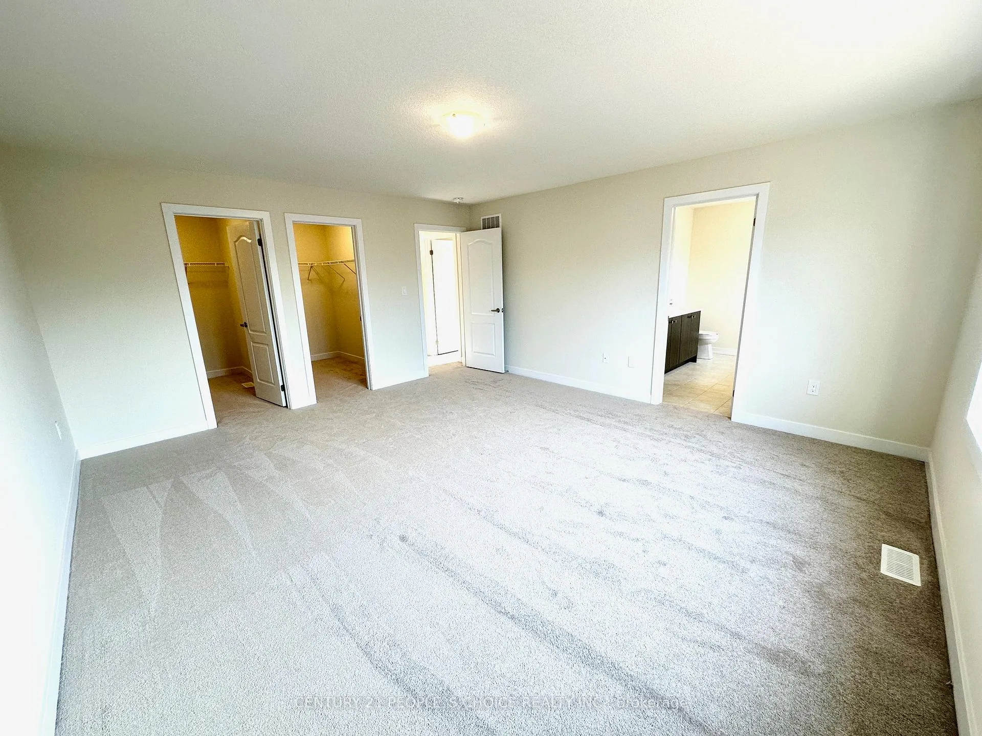 Photo 24 of 15 Wintergreen Crescent, Haldimand — HOMEH