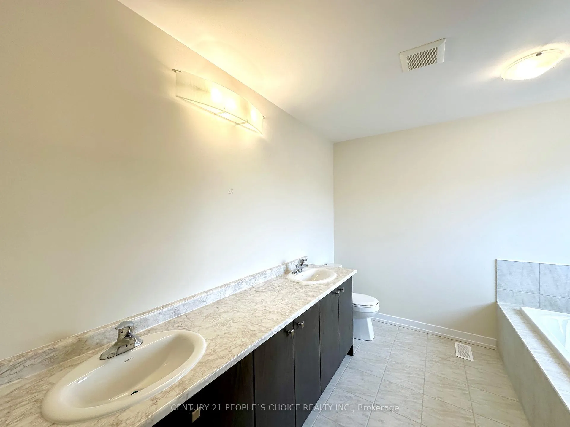 Photo 26 of 15 Wintergreen Crescent, Haldimand — HOMEH