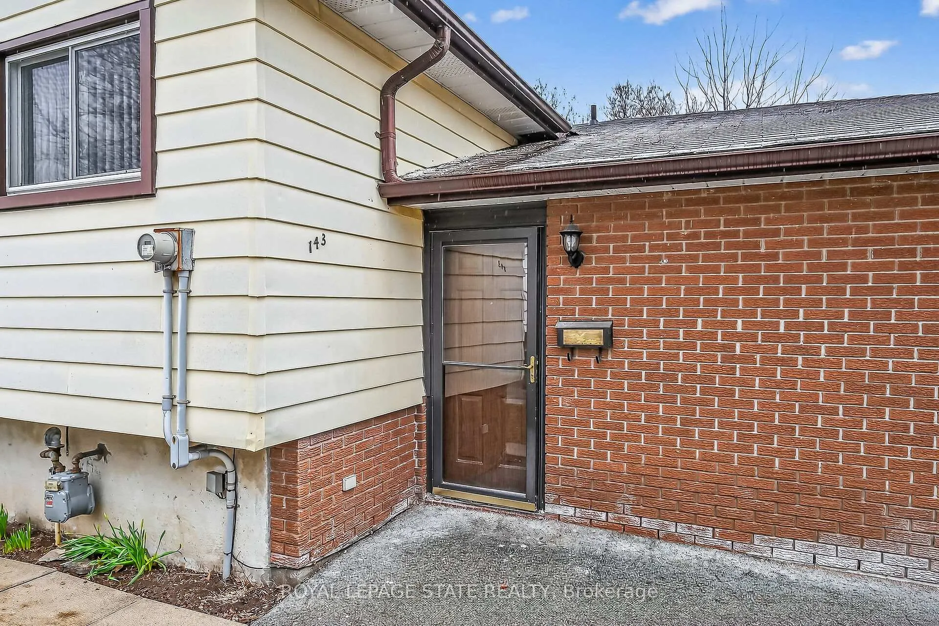 Photo 6 of 143 Cranbrook Drive, Hamilton, Gilkson — HOMEH