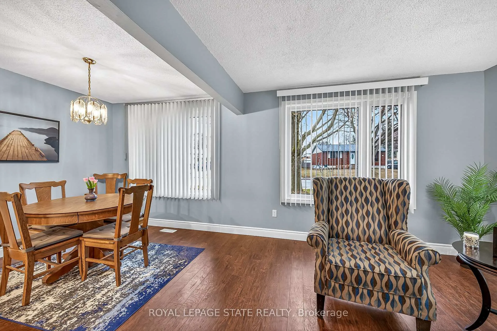 Photo 7 of 143 Cranbrook Drive, Hamilton, Gilkson — HOMEH