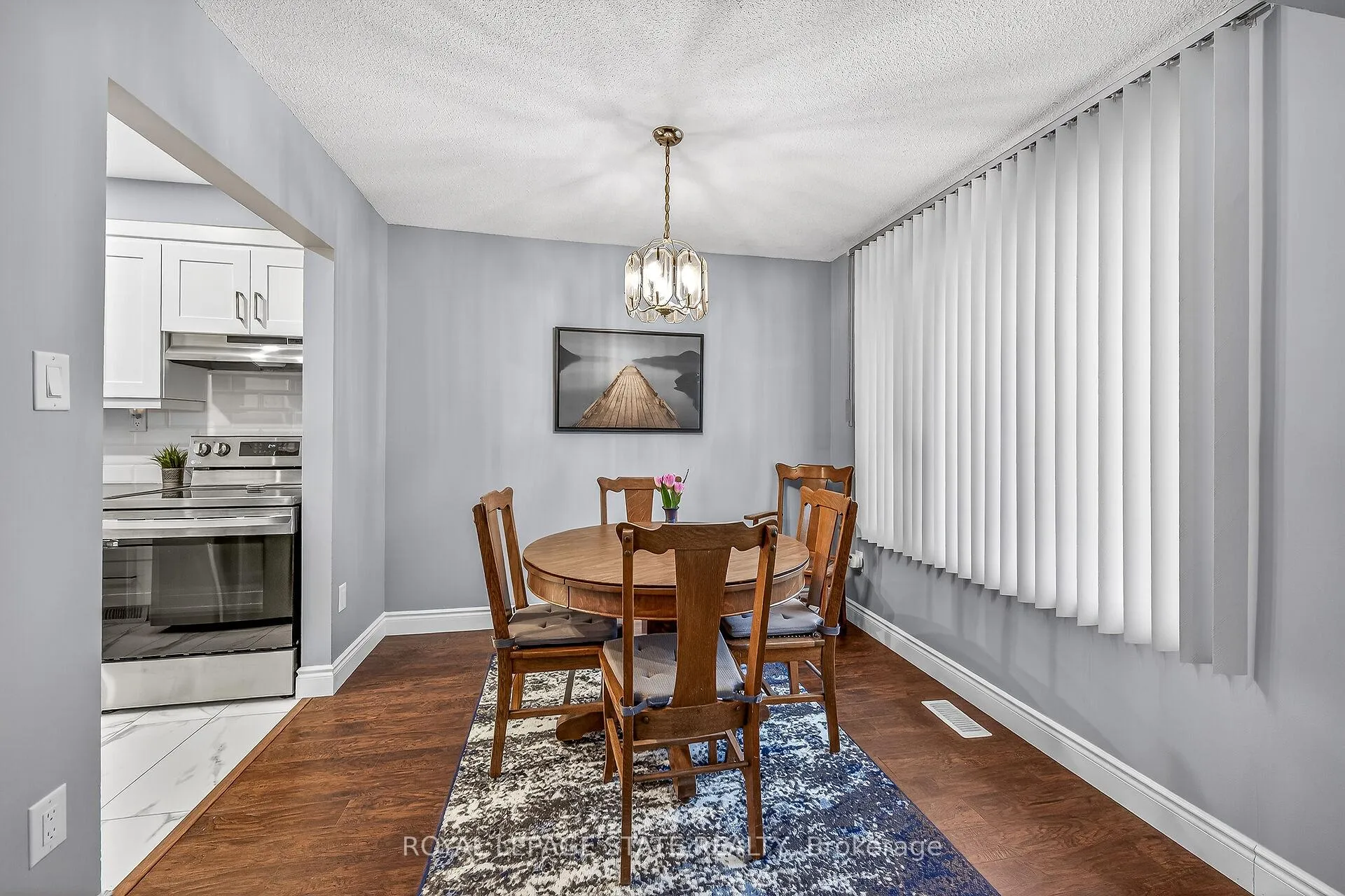 Photo 8 of 143 Cranbrook Drive, Hamilton, Gilkson — HOMEH