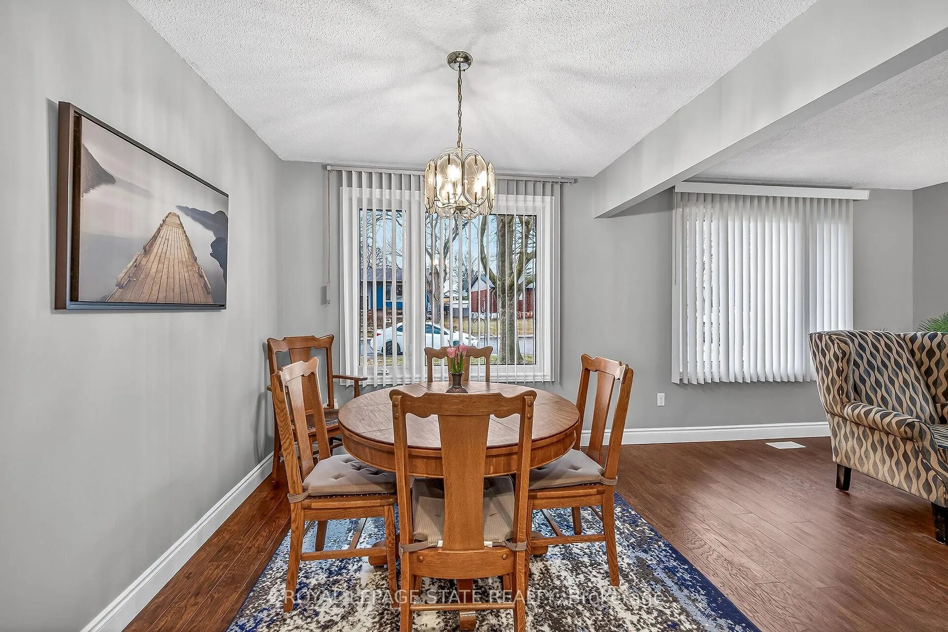 Photo 9 of 143 Cranbrook Drive, Hamilton, Gilkson — HOMEH