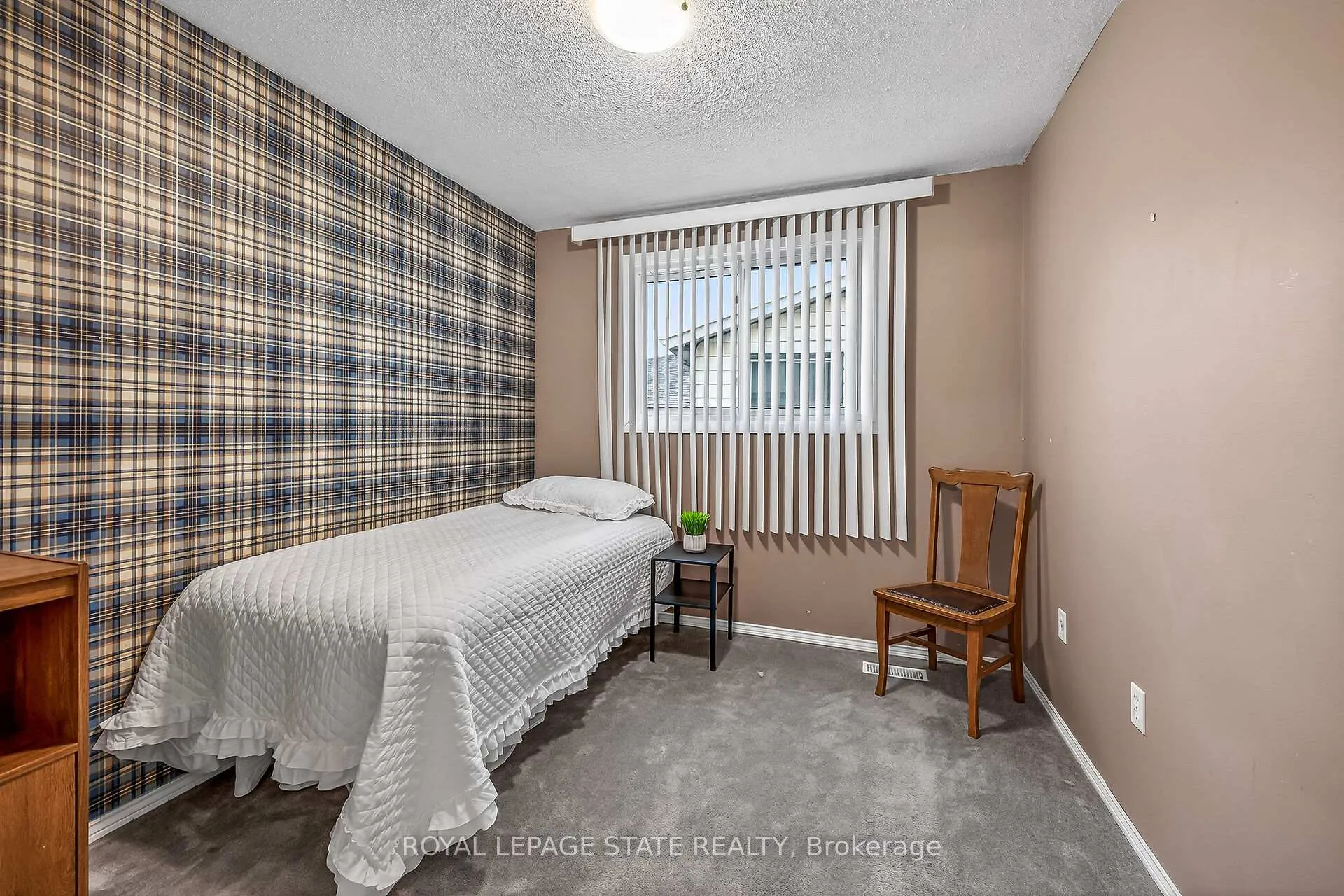 Photo 23 of 143 Cranbrook Drive, Hamilton, Gilkson — HOMEH