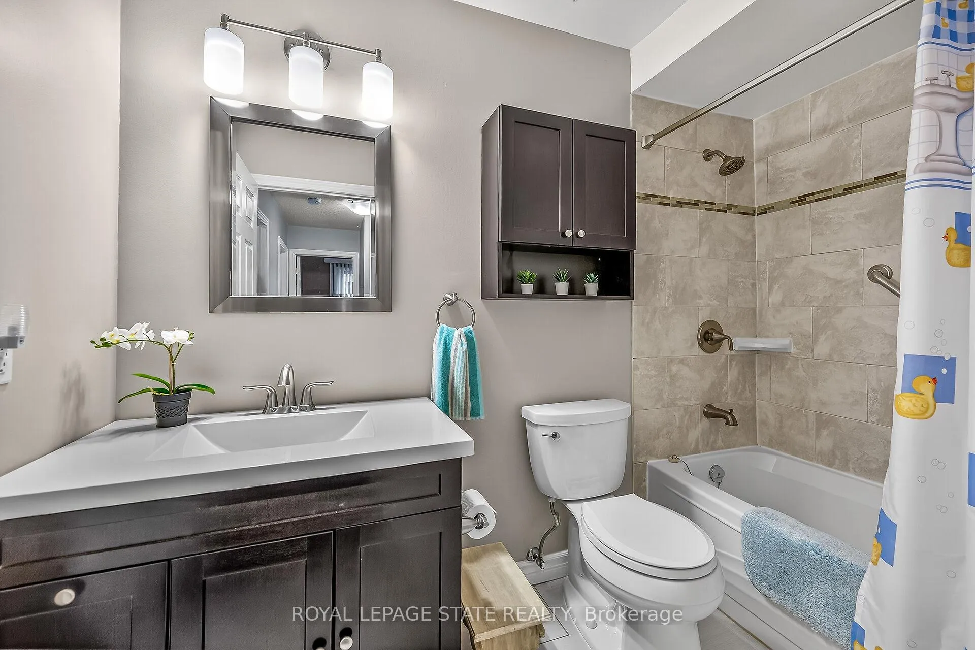 Photo 25 of 143 Cranbrook Drive, Hamilton, Gilkson — HOMEH