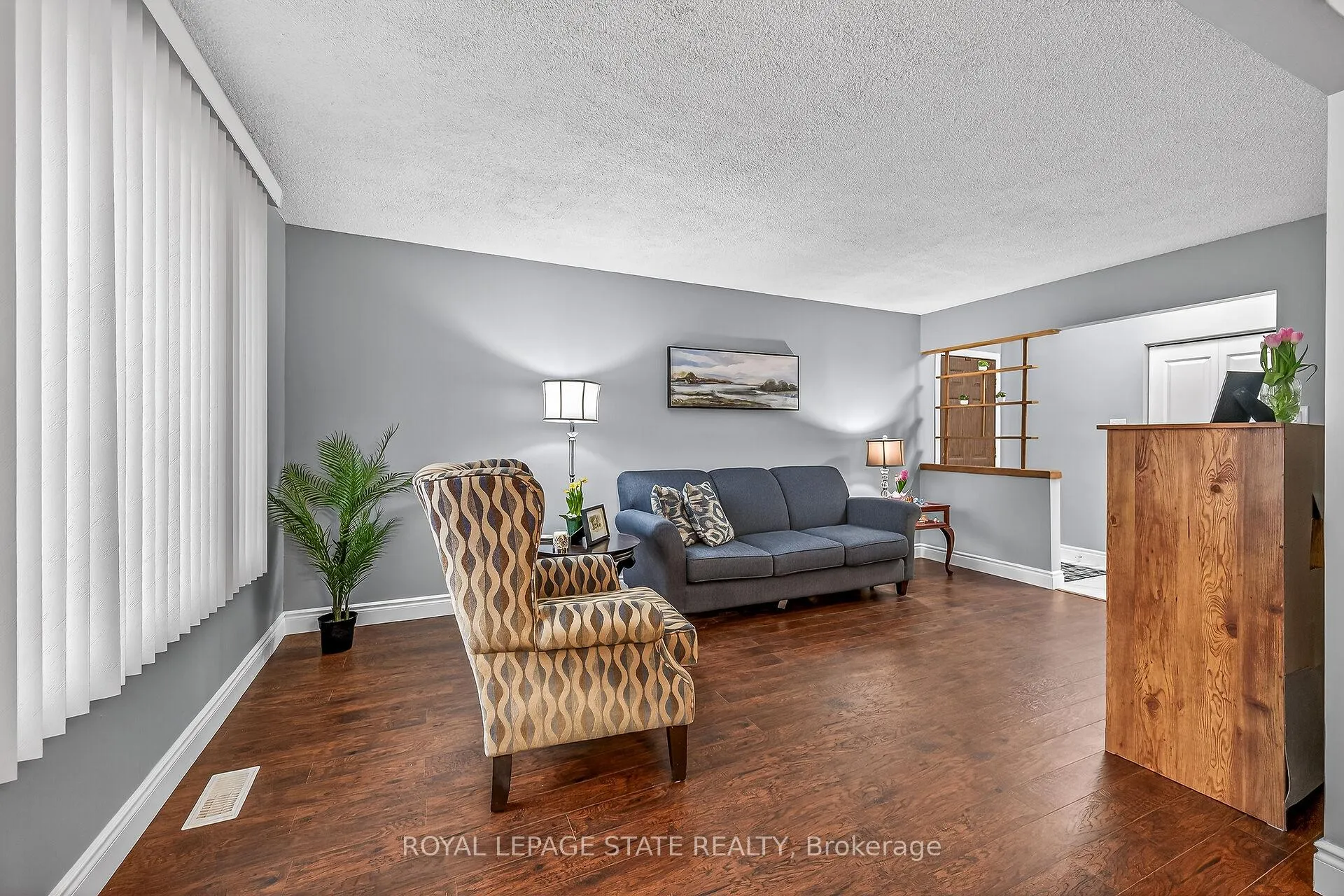 Photo 37 of 143 Cranbrook Drive, Hamilton, Gilkson — HOMEH