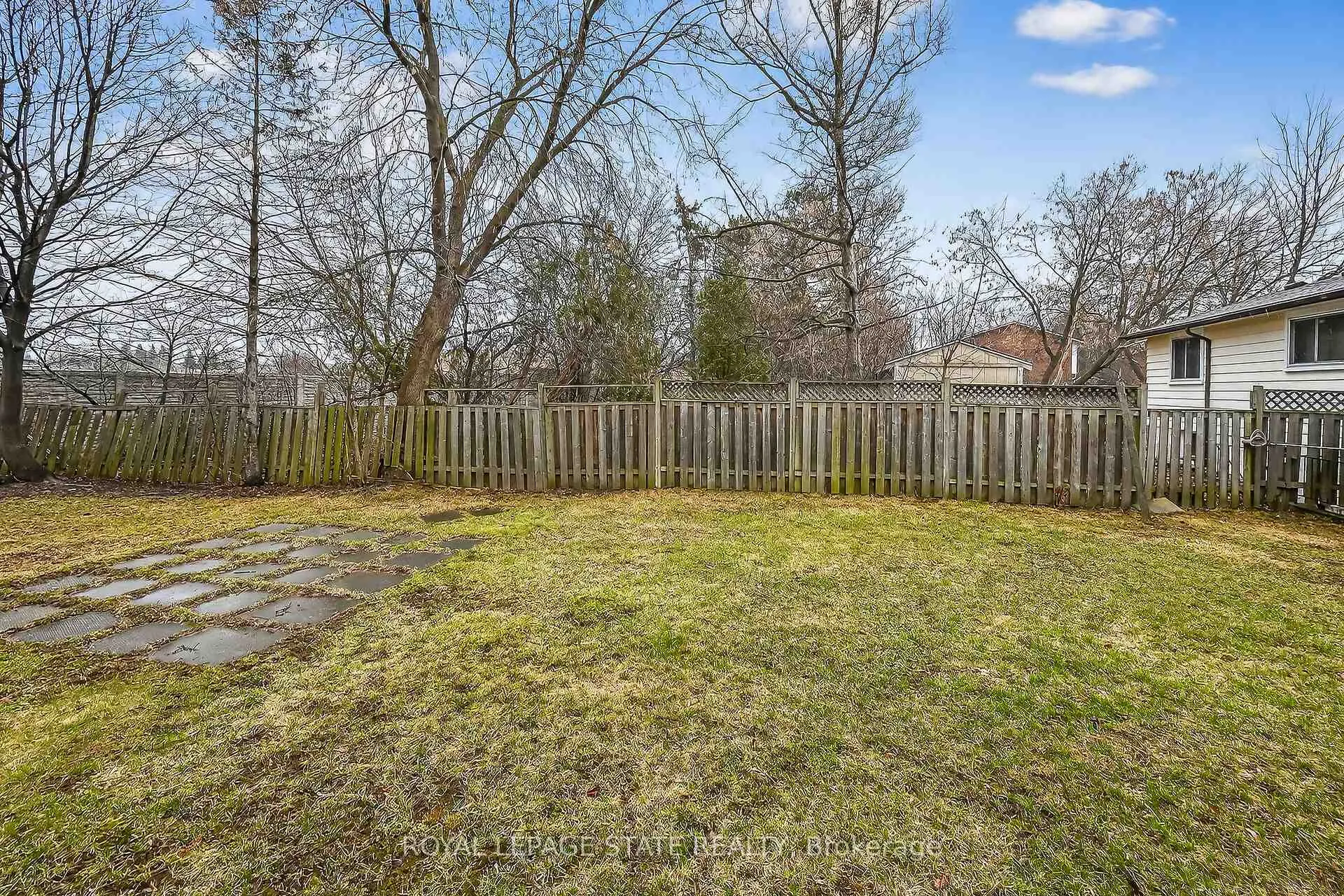 Photo 43 of 143 Cranbrook Drive, Hamilton, Gilkson — HOMEH