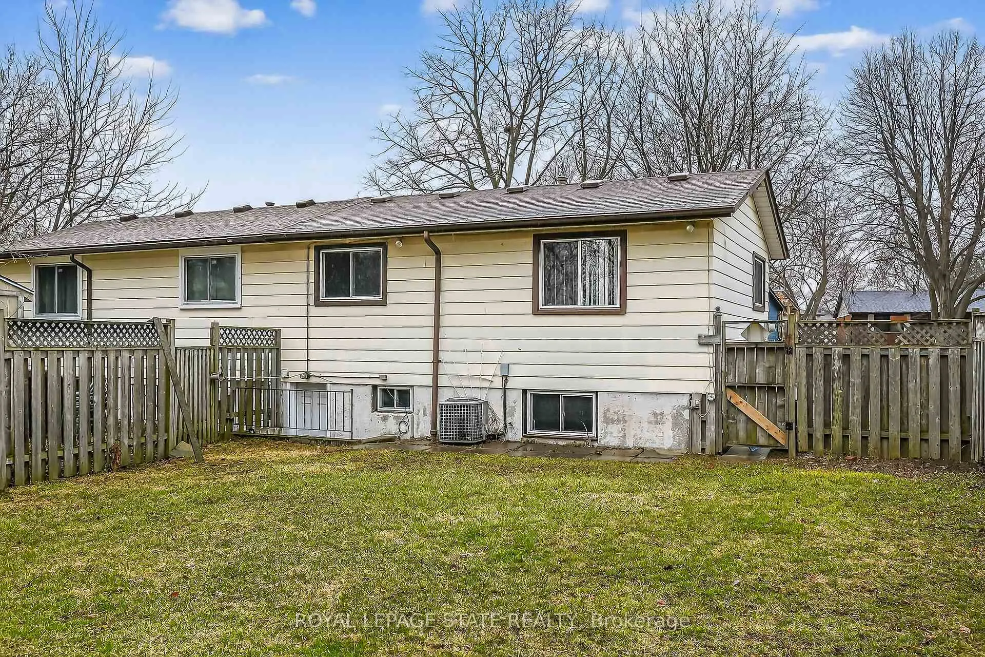 Photo 47 of 143 Cranbrook Drive, Hamilton, Gilkson — HOMEH