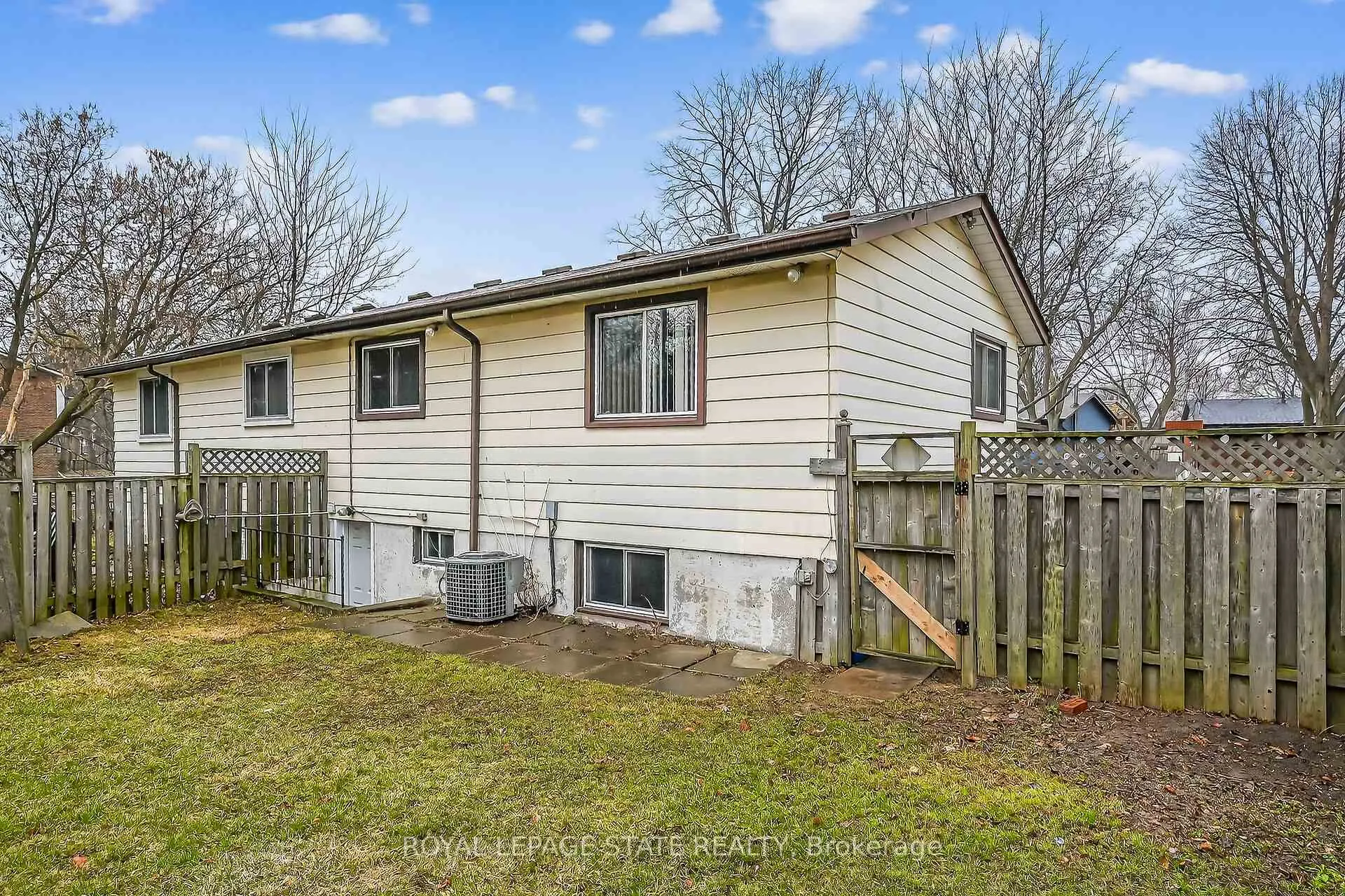 Photo 49 of 143 Cranbrook Drive, Hamilton, Gilkson — HOMEH