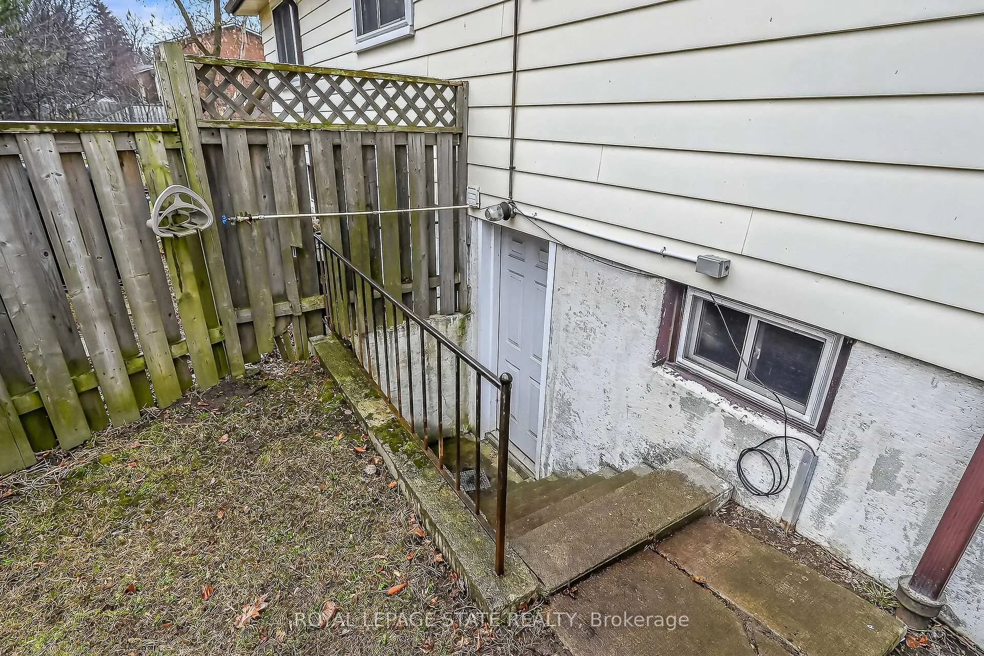 Photo 50 of 143 Cranbrook Drive, Hamilton, Gilkson — HOMEH