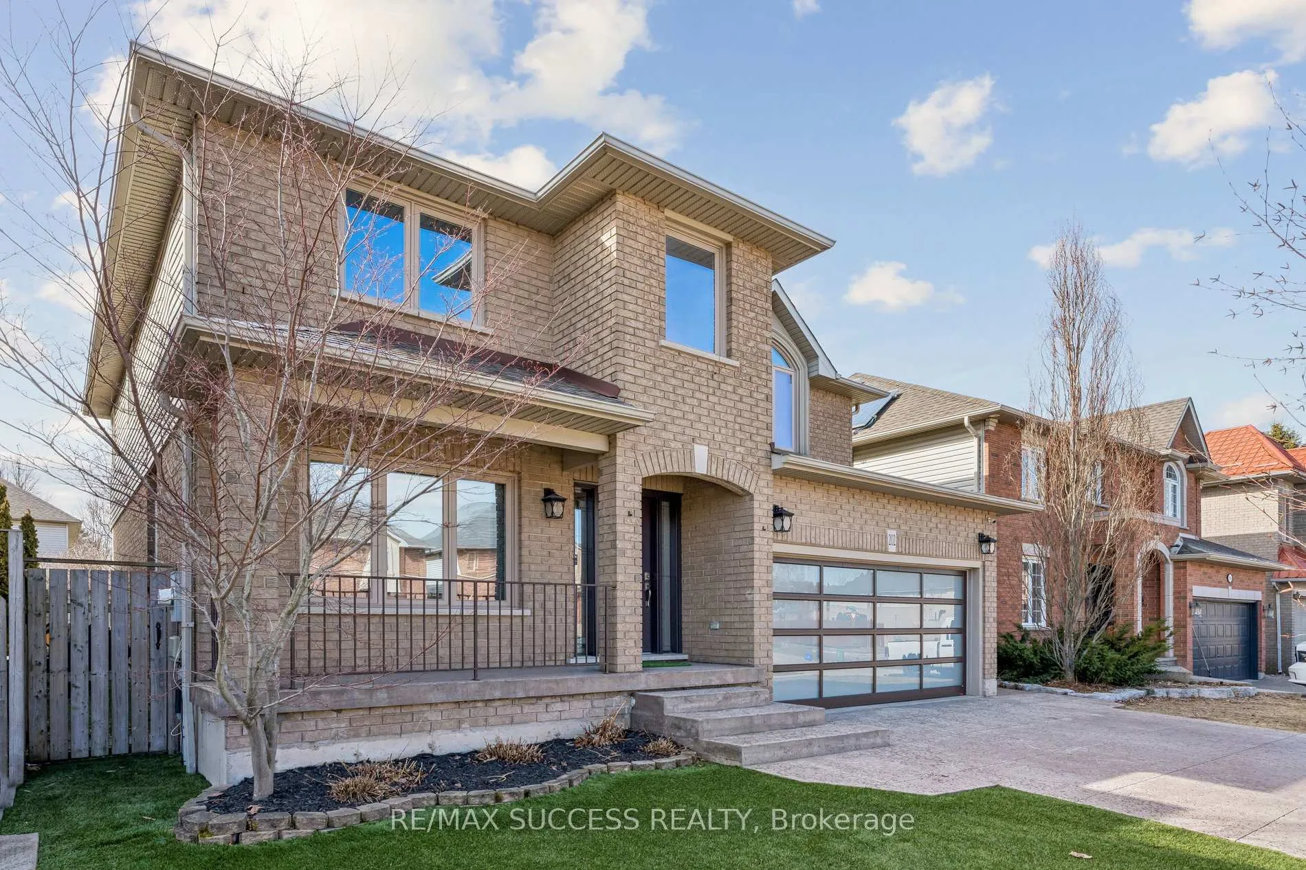 Photo 3 of 202 Braithwaite Avenue, Hamilton, Ancaster — HOMEH