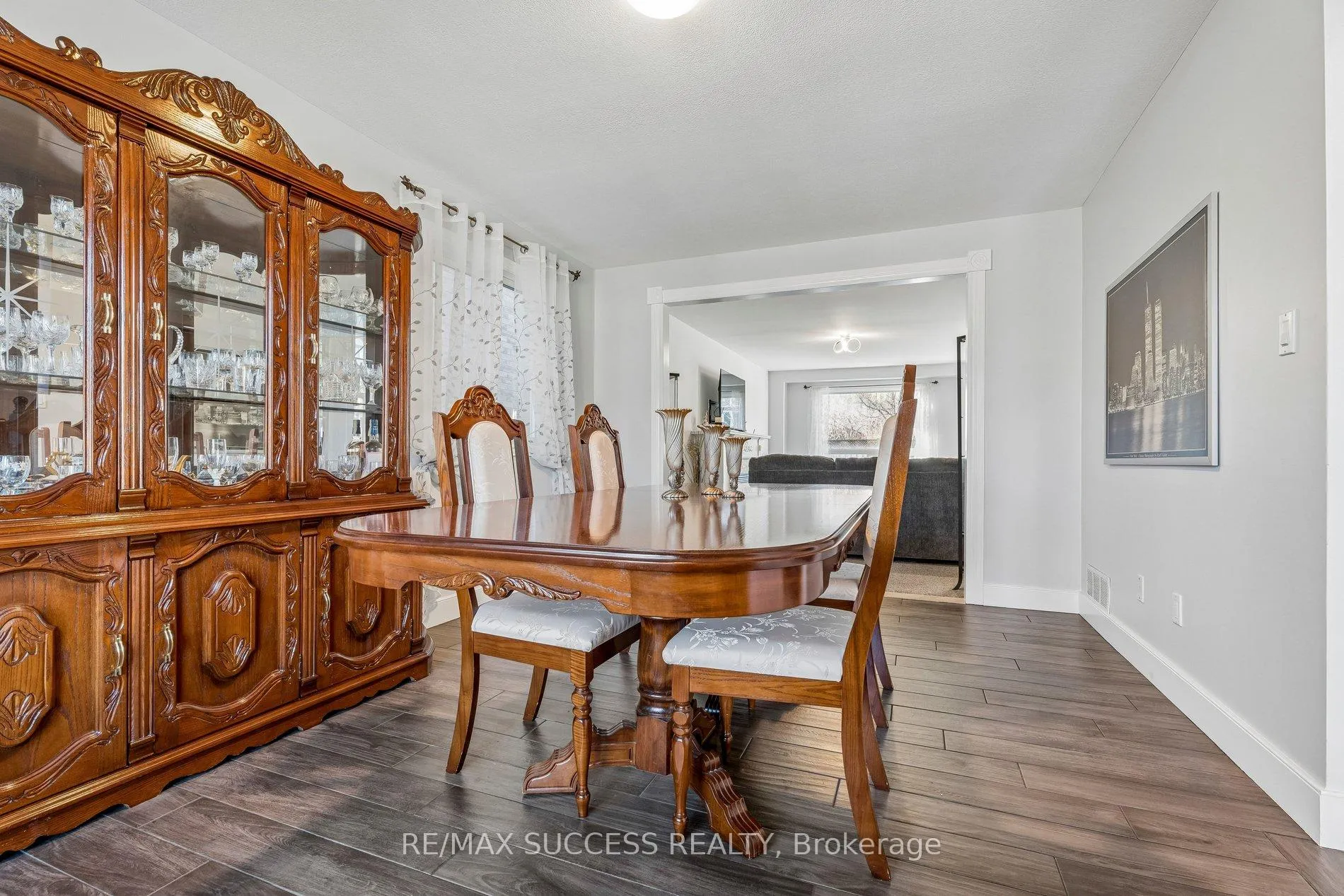 Photo 9 of 202 Braithwaite Avenue, Hamilton, Ancaster — HOMEH
