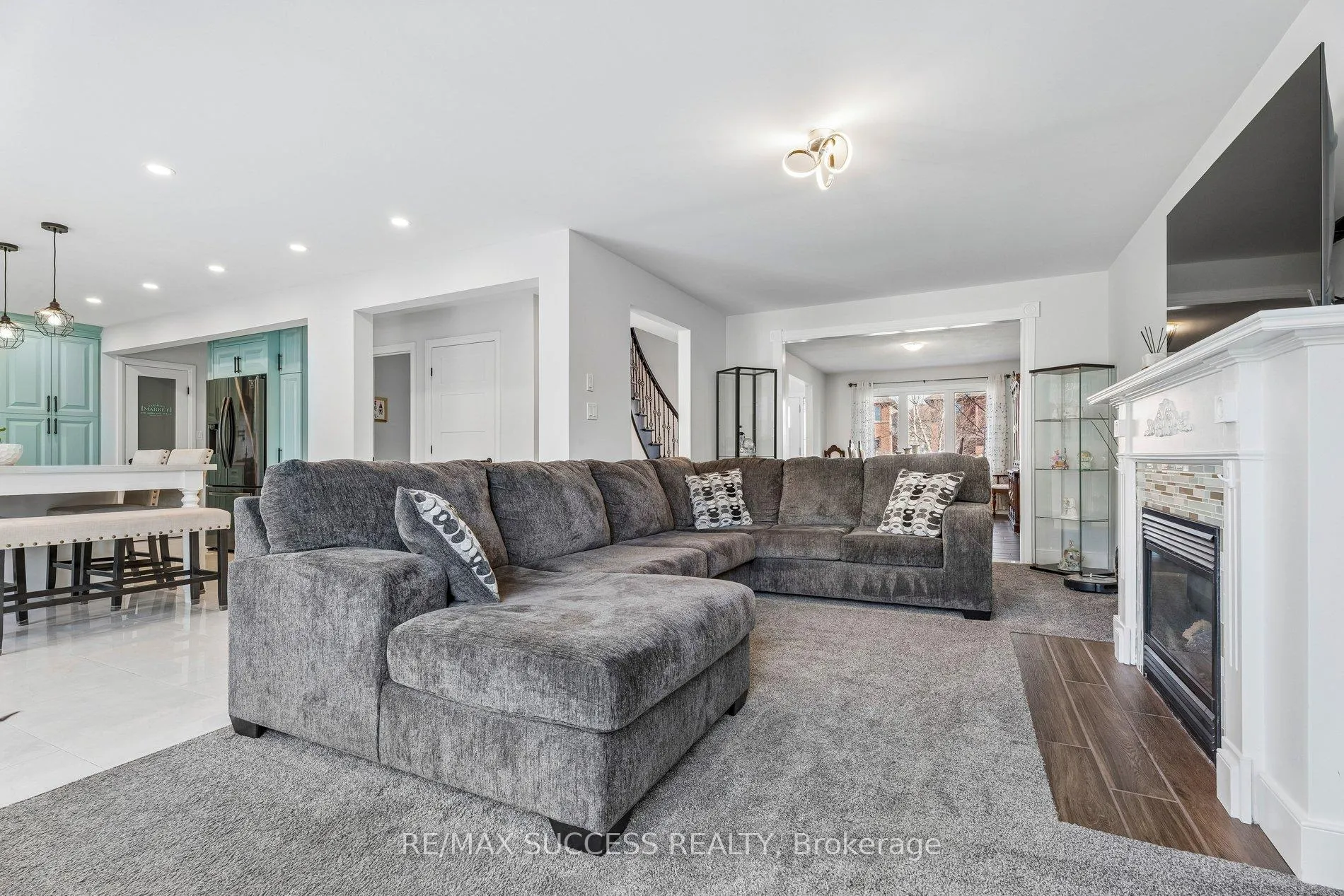Photo 13 of 202 Braithwaite Avenue, Hamilton, Ancaster — HOMEH