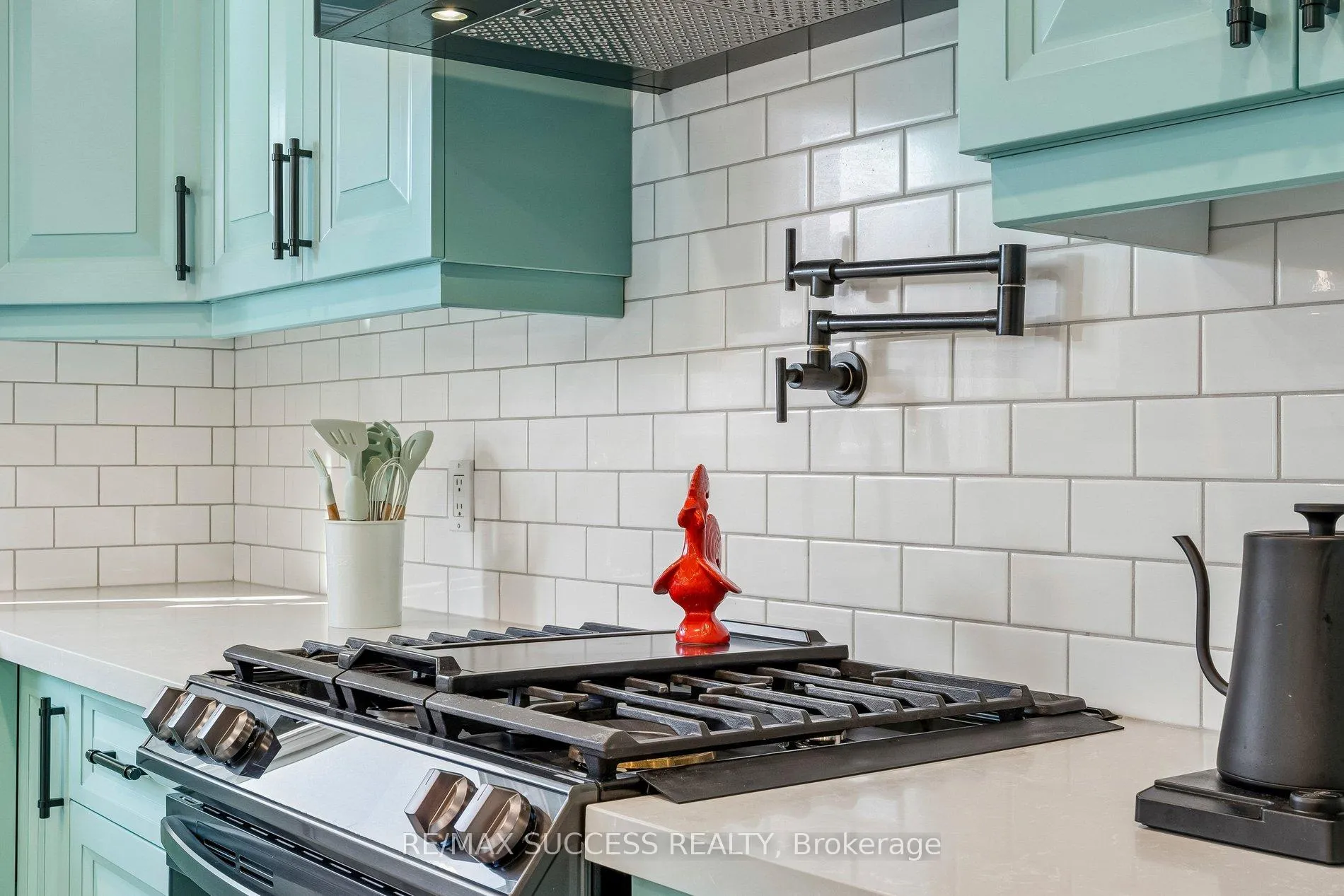 Photo 18 of 202 Braithwaite Avenue, Hamilton, Ancaster — HOMEH