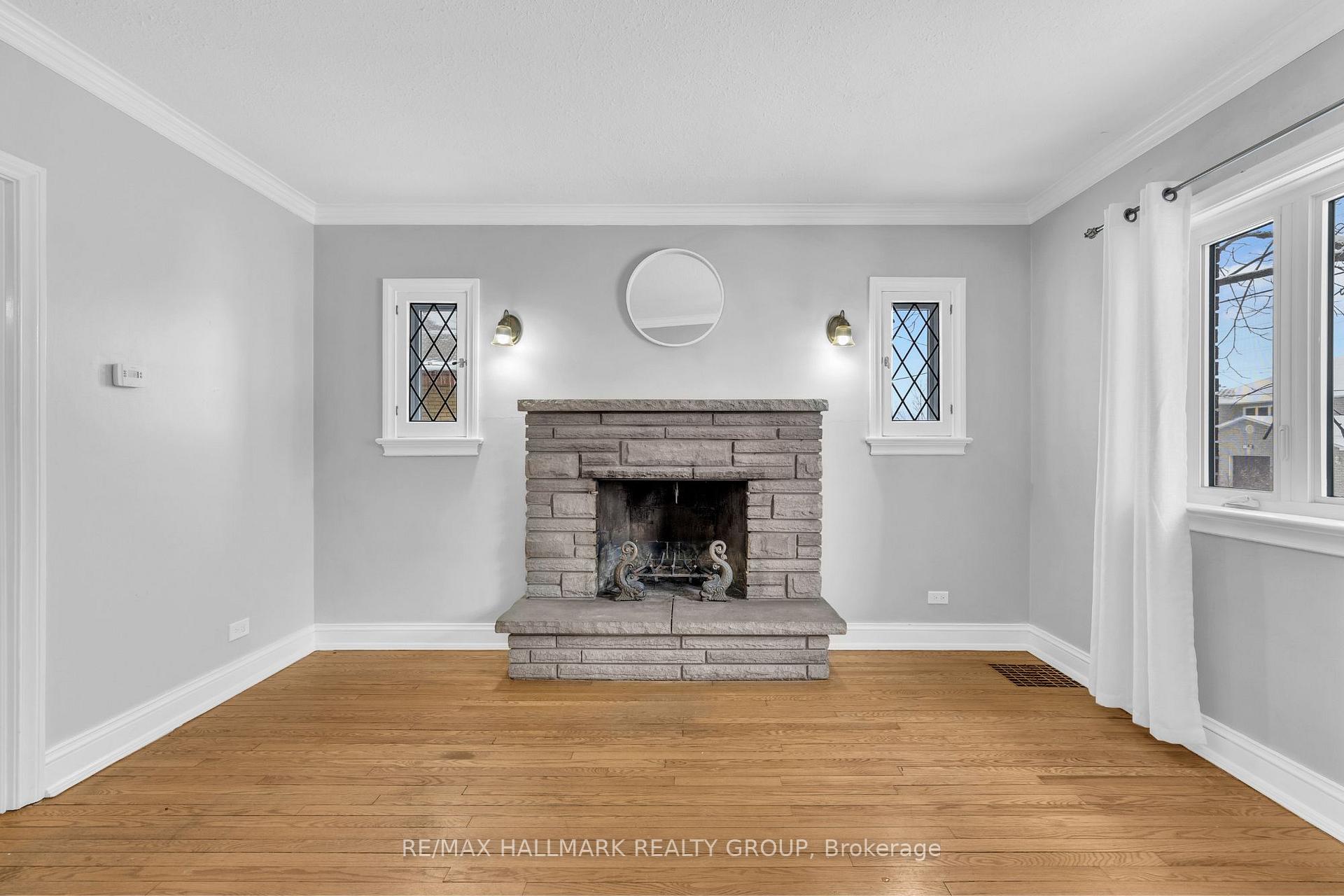 Photo 4 of 1335 Kitchener Avenue, Ottawa, Ellwood — HOMEH
