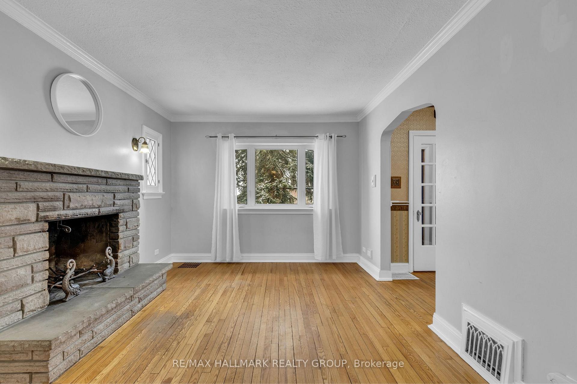 Photo 6 of 1335 Kitchener Avenue, Ottawa, Ellwood — HOMEH
